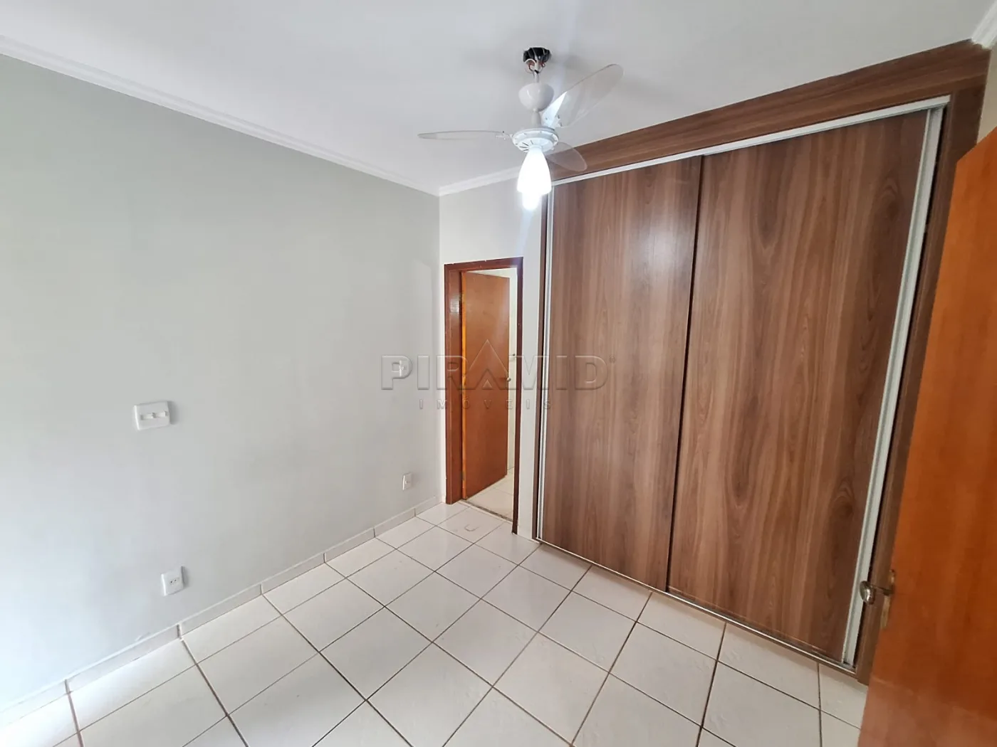 Alugar Apartamento / Padr&atilde;o em Ribeir&atilde;o Preto R$ 1.700,00 - Foto 8