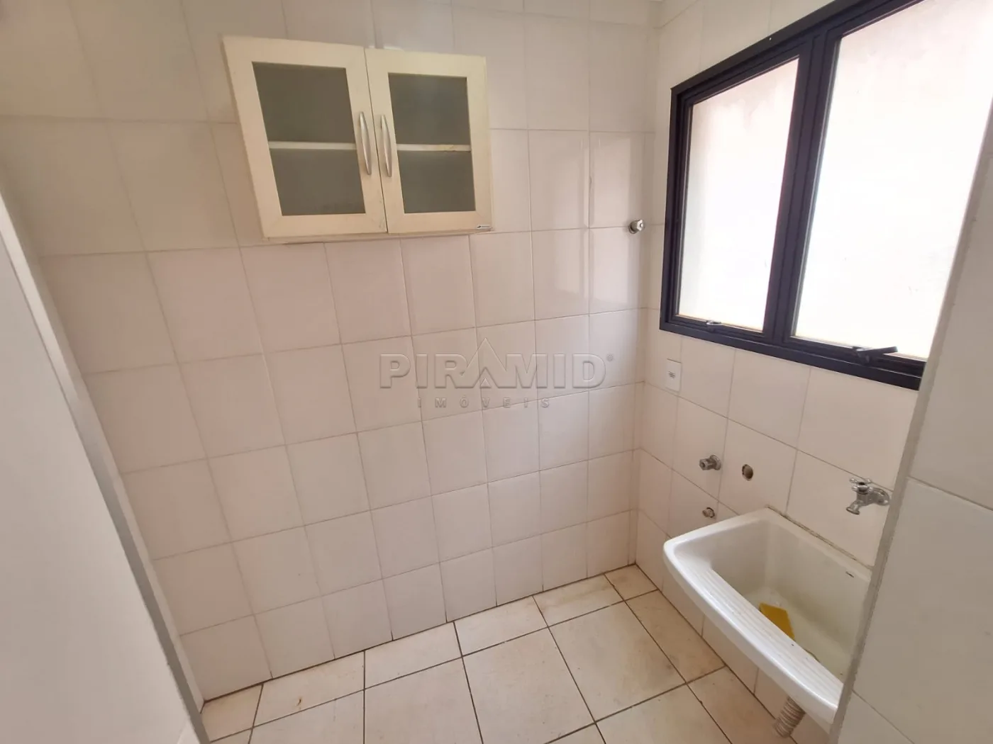 Alugar Apartamento / Padr&atilde;o em Ribeir&atilde;o Preto R$ 1.700,00 - Foto 15