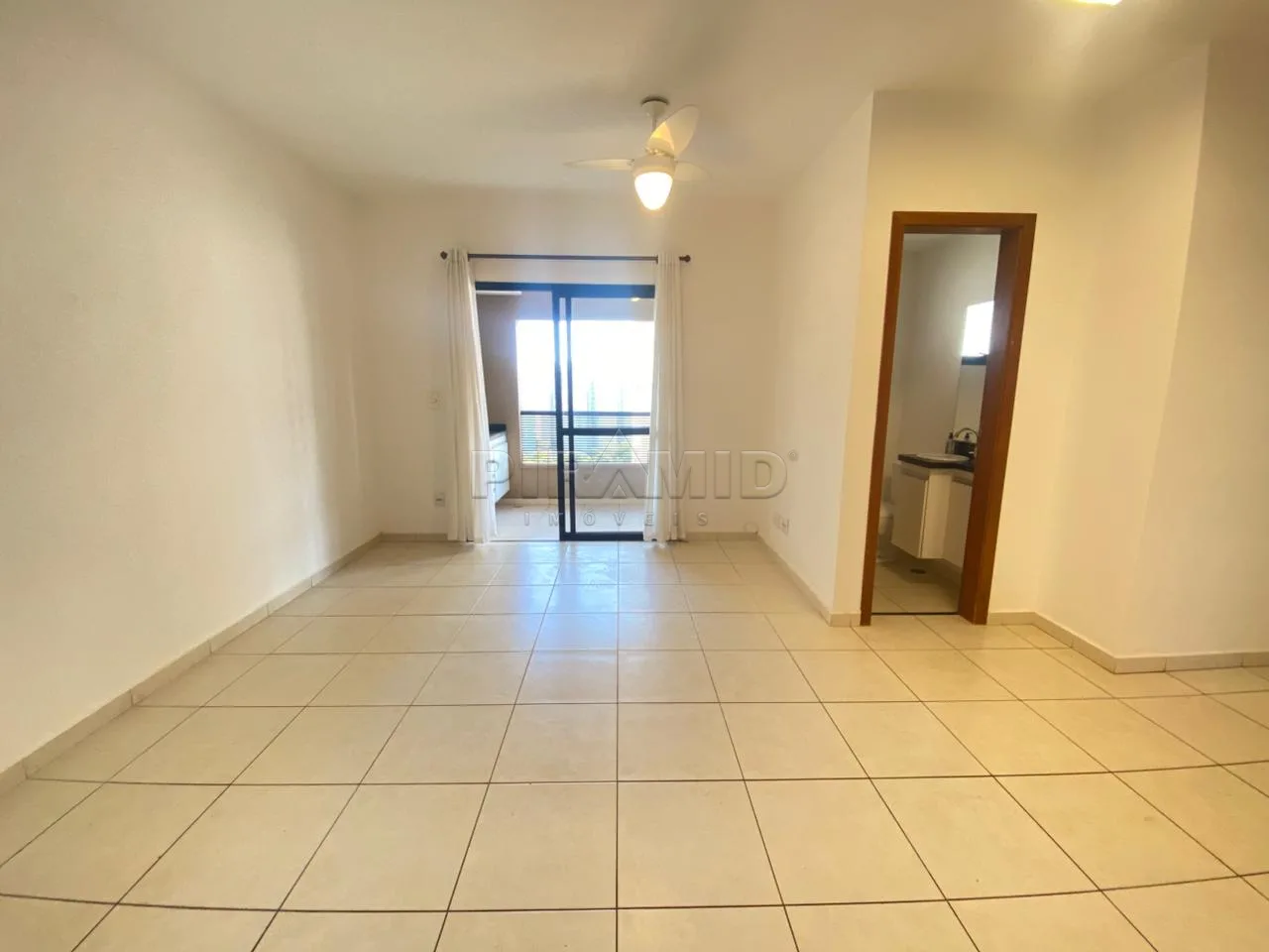 Alugar Apartamento / Padr&atilde;o em Ribeir&atilde;o Preto R$ 2.500,00 - Foto 1