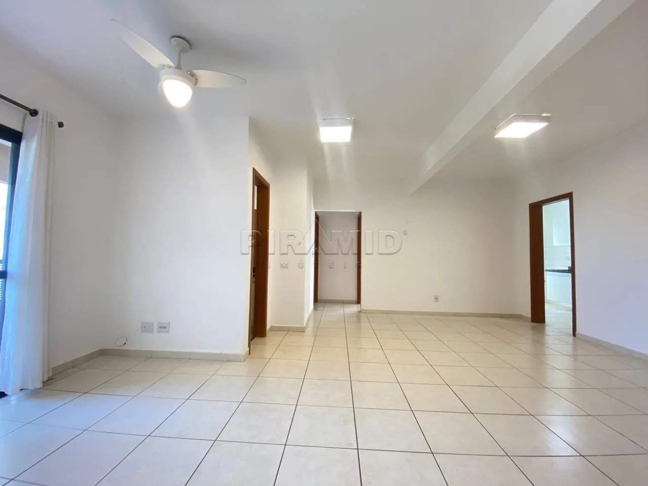 Alugar Apartamento / Padr&atilde;o em Ribeir&atilde;o Preto R$ 2.500,00 - Foto 2