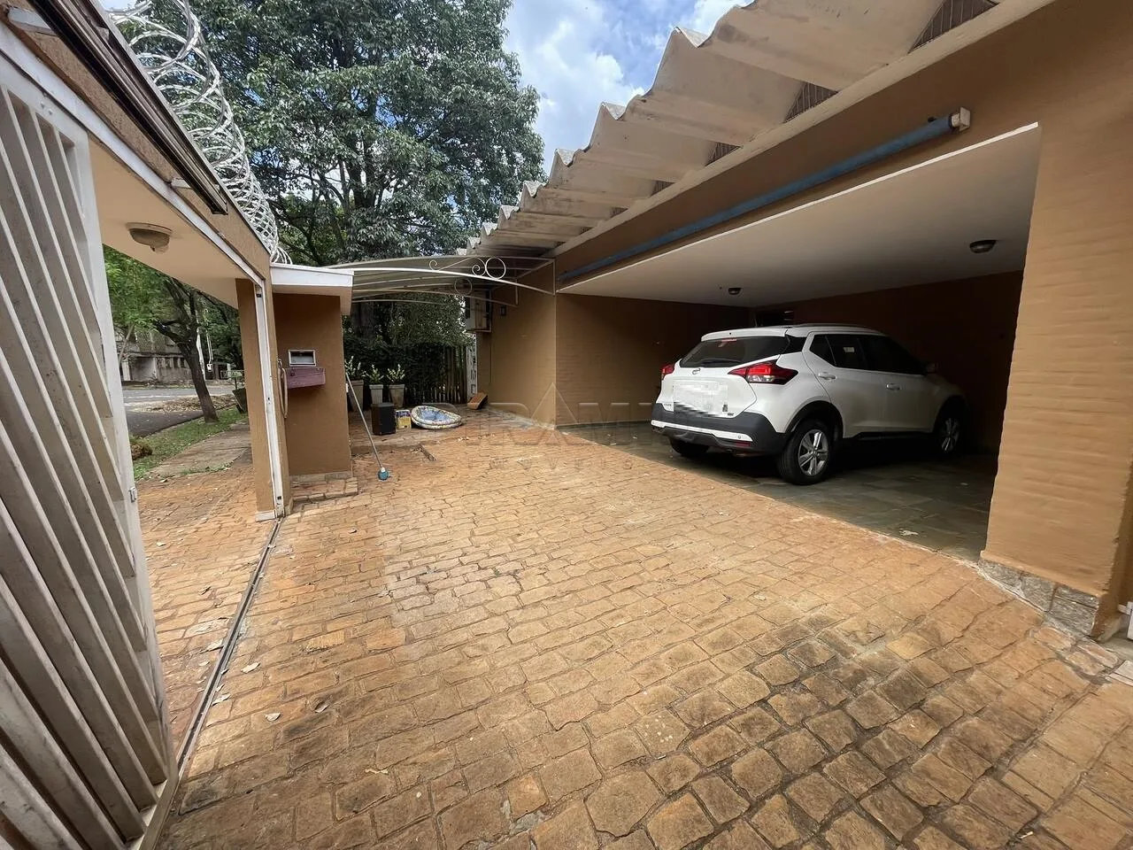 Alugar Casa / Padr&atilde;o em Ribeir&atilde;o Preto R$ 5.200,00 - Foto 1