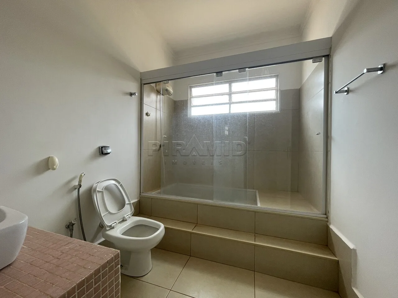 Alugar Casa / Padr&atilde;o em Ribeir&atilde;o Preto R$ 5.200,00 - Foto 17