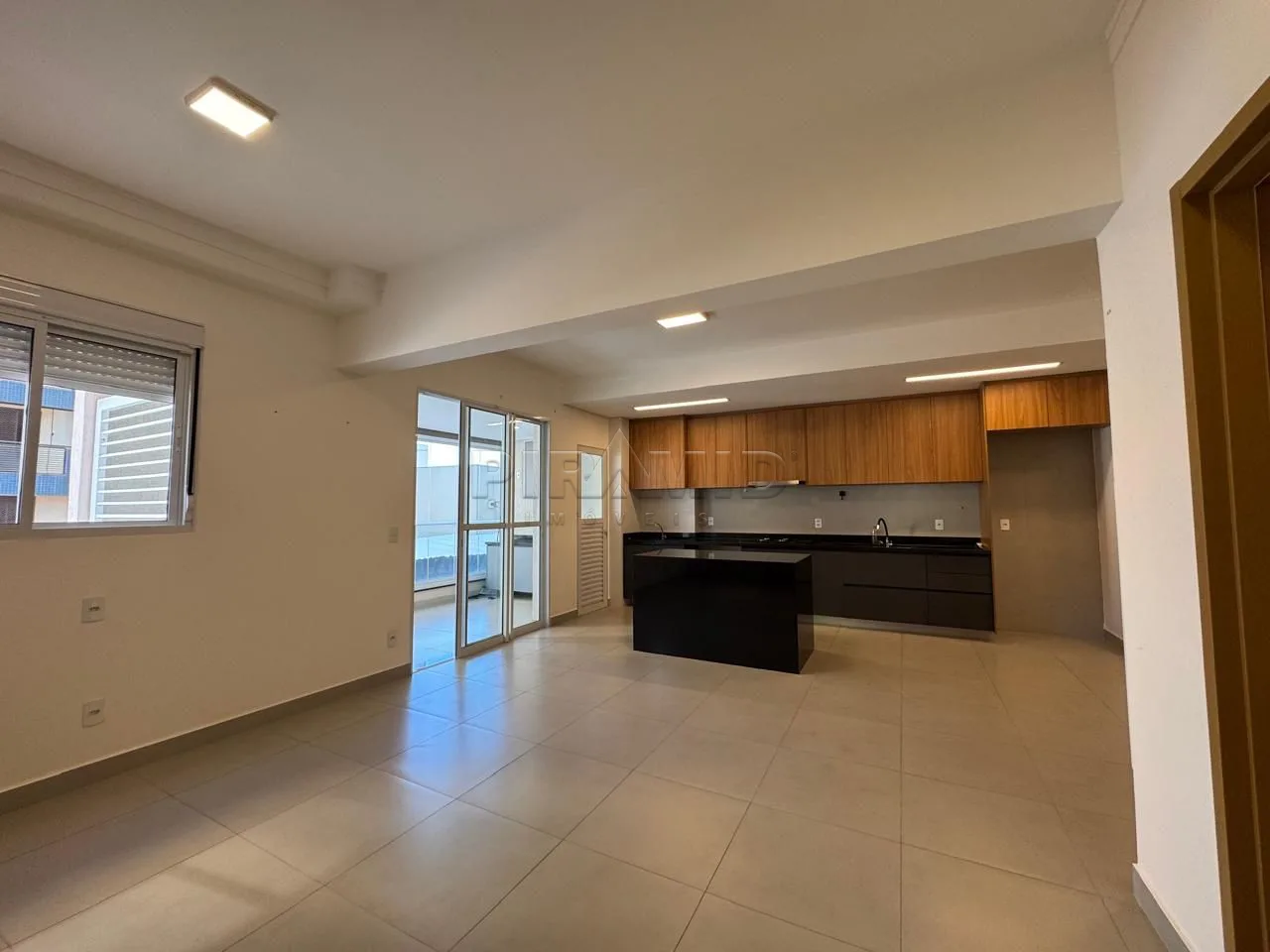 Alugar Apartamento / Padr&atilde;o em Ribeir&atilde;o Preto R$ 4.000,00 - Foto 2