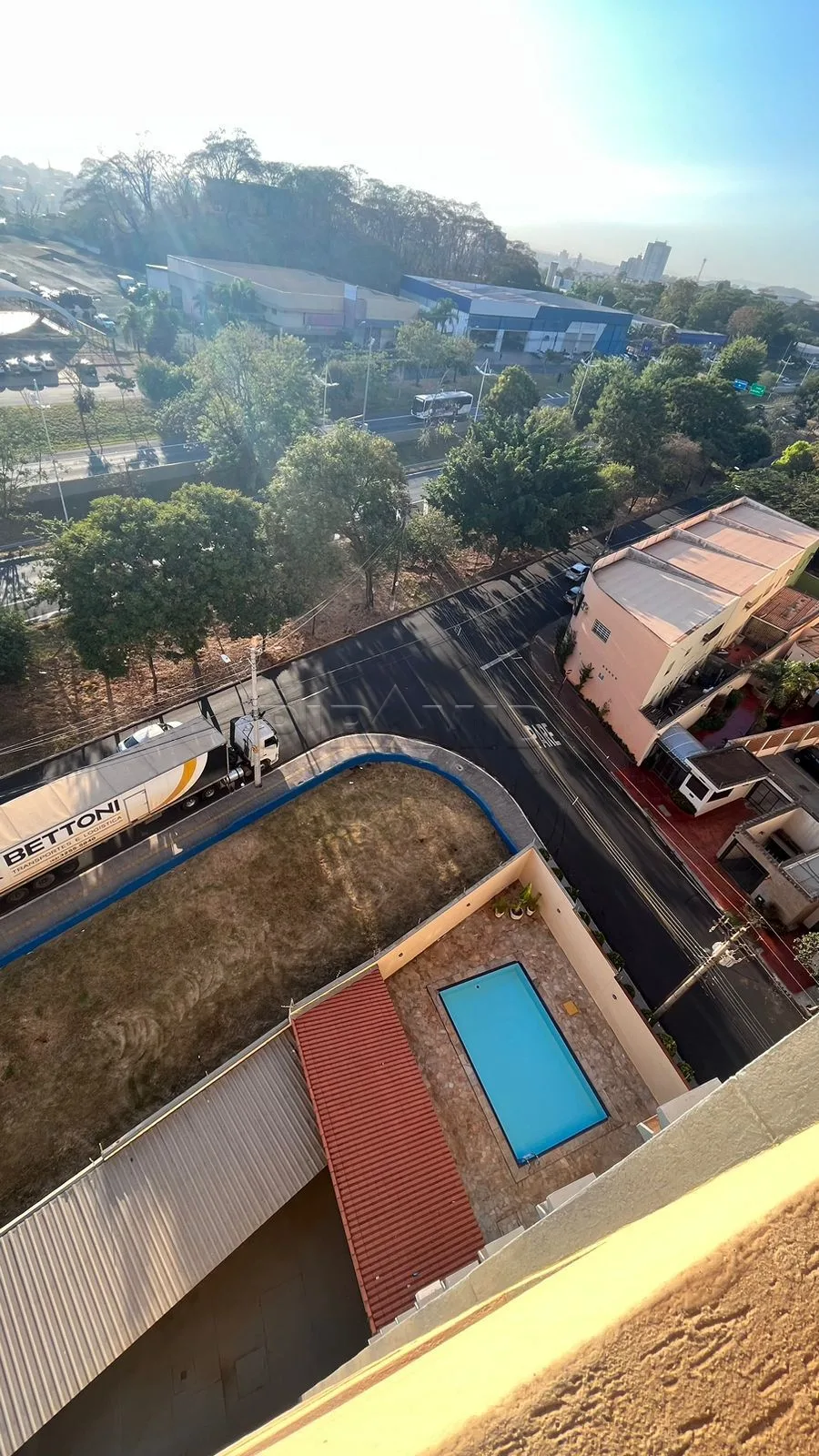 Alugar Apartamento / Padr&atilde;o em Ribeir&atilde;o Preto R$ 1.700,00 - Foto 4