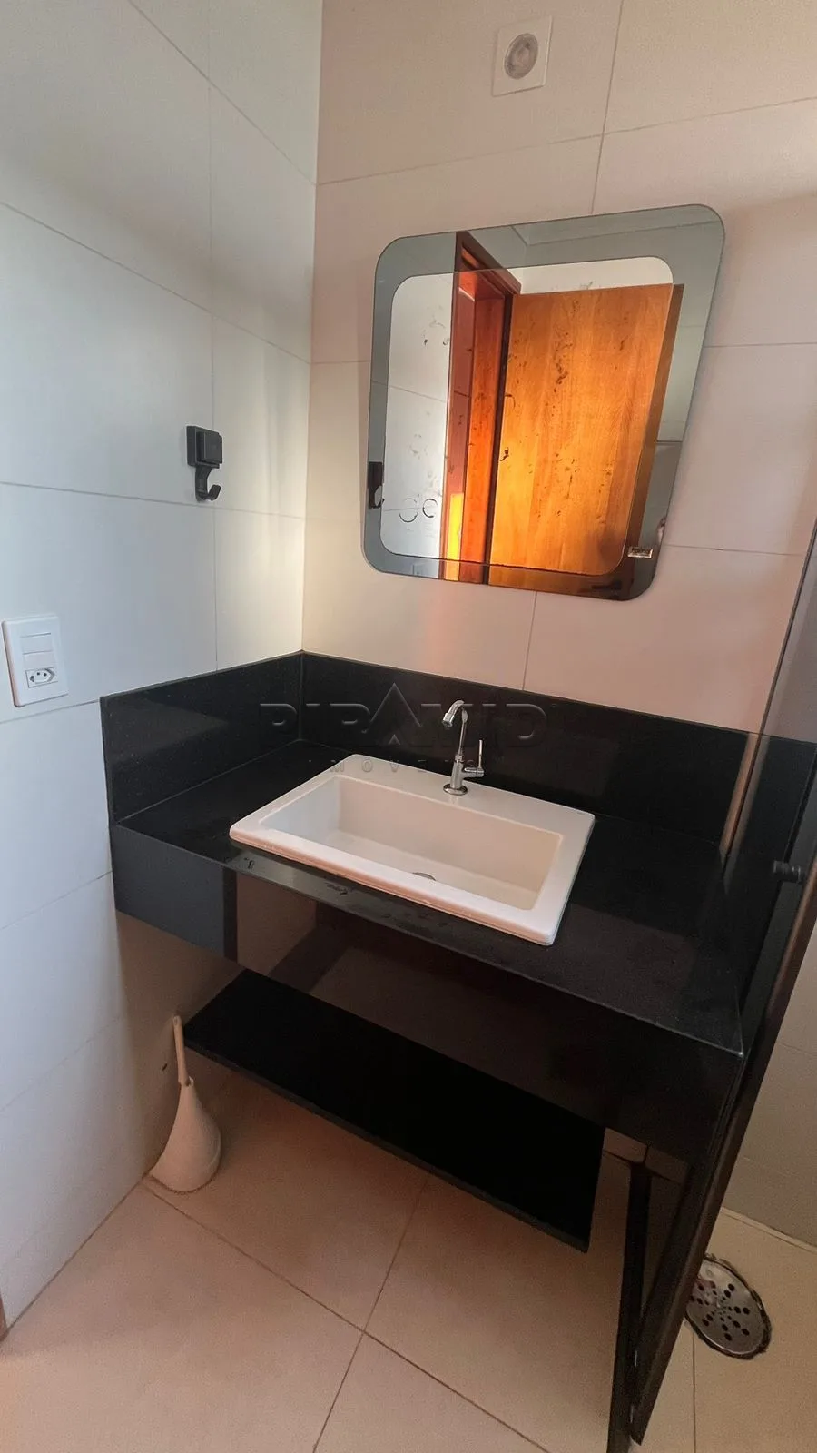 Alugar Apartamento / Padr&atilde;o em Ribeir&atilde;o Preto R$ 1.700,00 - Foto 12