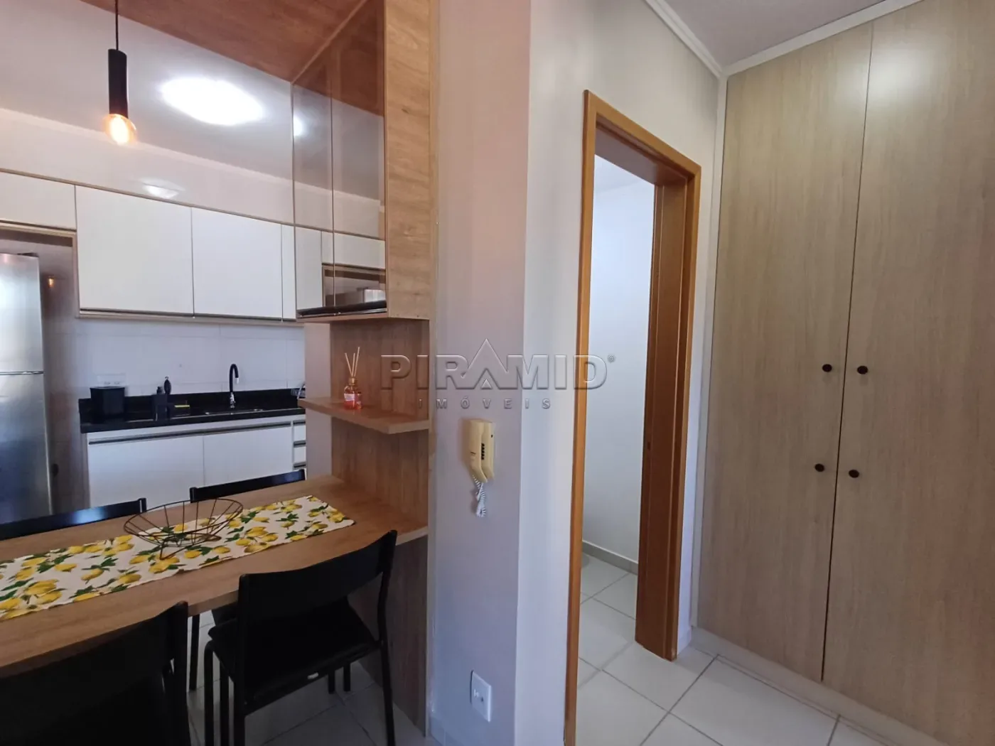 Alugar Apartamento / Padr&atilde;o em Ribeir&atilde;o Preto R$ 2.250,00 - Foto 3