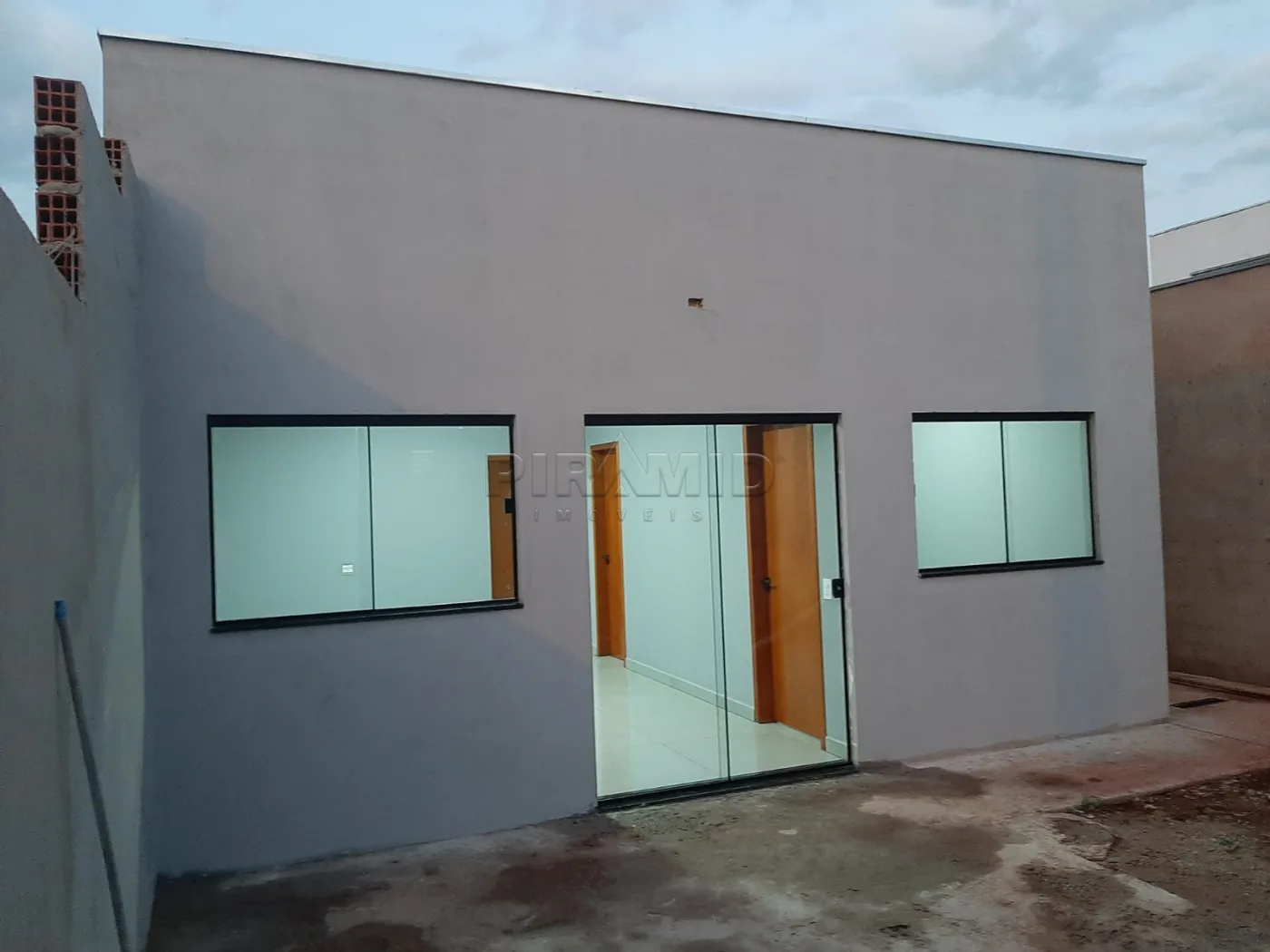 Alugar Casa / Padr&atilde;o em Ribeir&atilde;o Preto R$ 1.800,00 - Foto 2