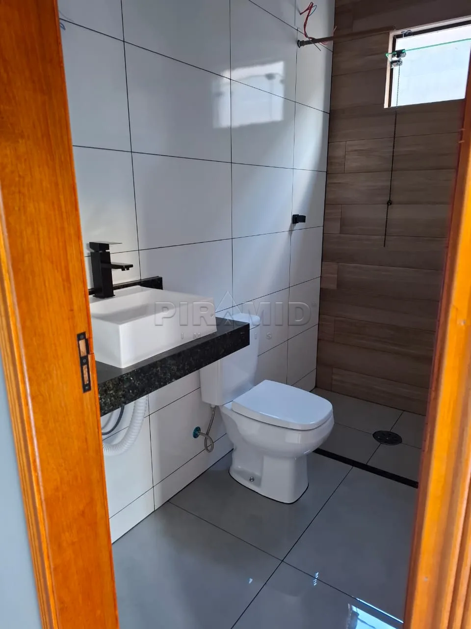 Alugar Casa / Padr&atilde;o em Ribeir&atilde;o Preto R$ 1.800,00 - Foto 9