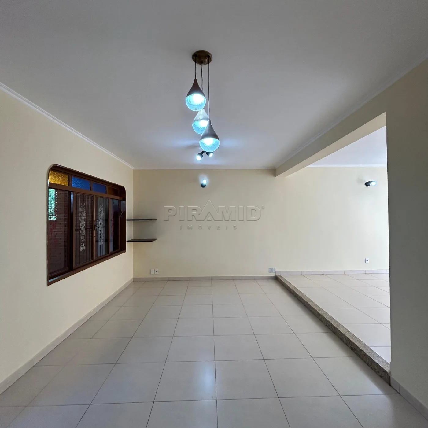 Alugar Casa / Padr&atilde;o em Ribeir&atilde;o Preto R$ 4.000,00 - Foto 4