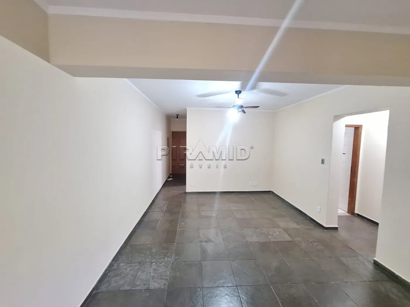 Alugar Apartamento / Padr&atilde;o em Ribeir&atilde;o Preto R$ 2.200,00 - Foto 2