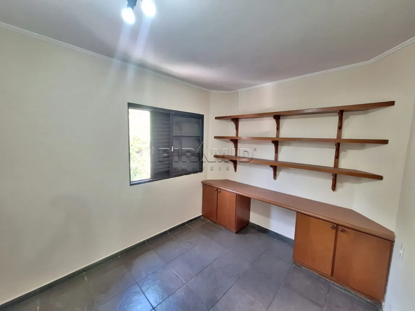 Alugar Apartamento / Padr&atilde;o em Ribeir&atilde;o Preto R$ 2.200,00 - Foto 4