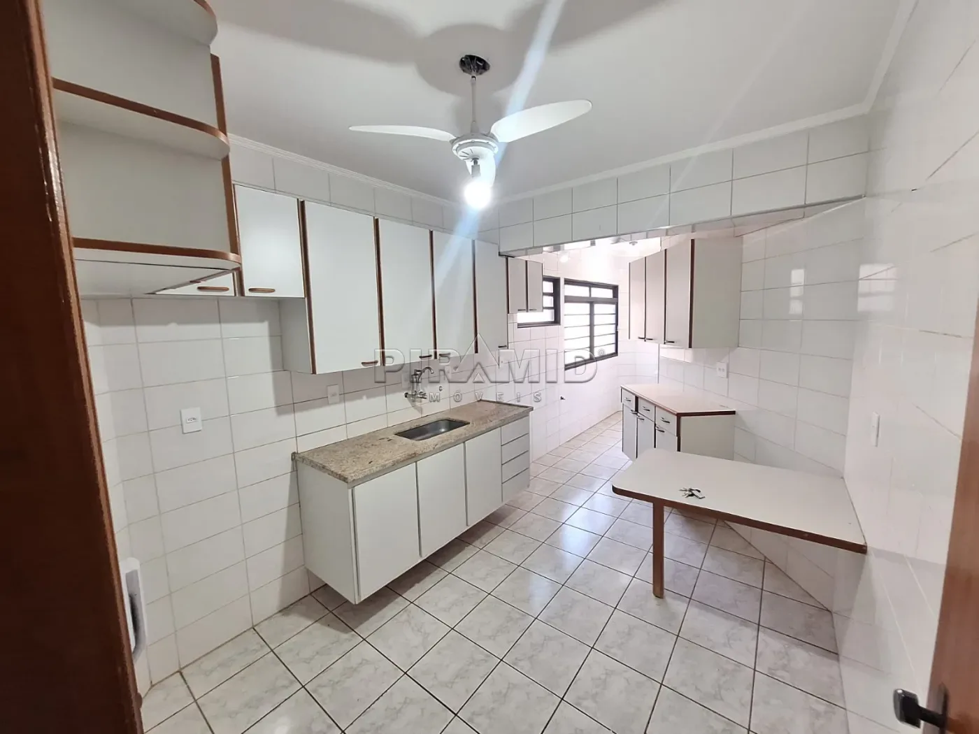 Alugar Apartamento / Padr&atilde;o em Ribeir&atilde;o Preto R$ 2.200,00 - Foto 12