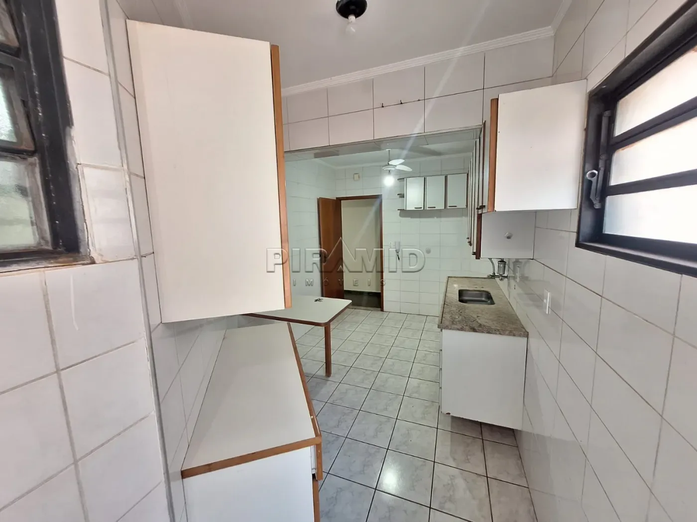 Alugar Apartamento / Padr&atilde;o em Ribeir&atilde;o Preto R$ 2.200,00 - Foto 15