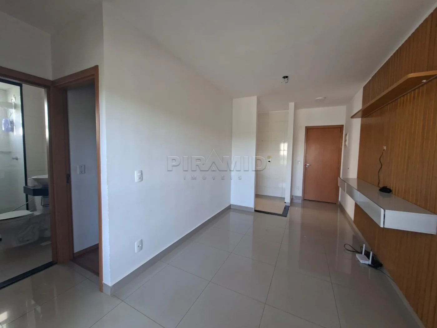 Alugar Apartamento / Padr&atilde;o em Ribeir&atilde;o Preto R$ 1.650,00 - Foto 5