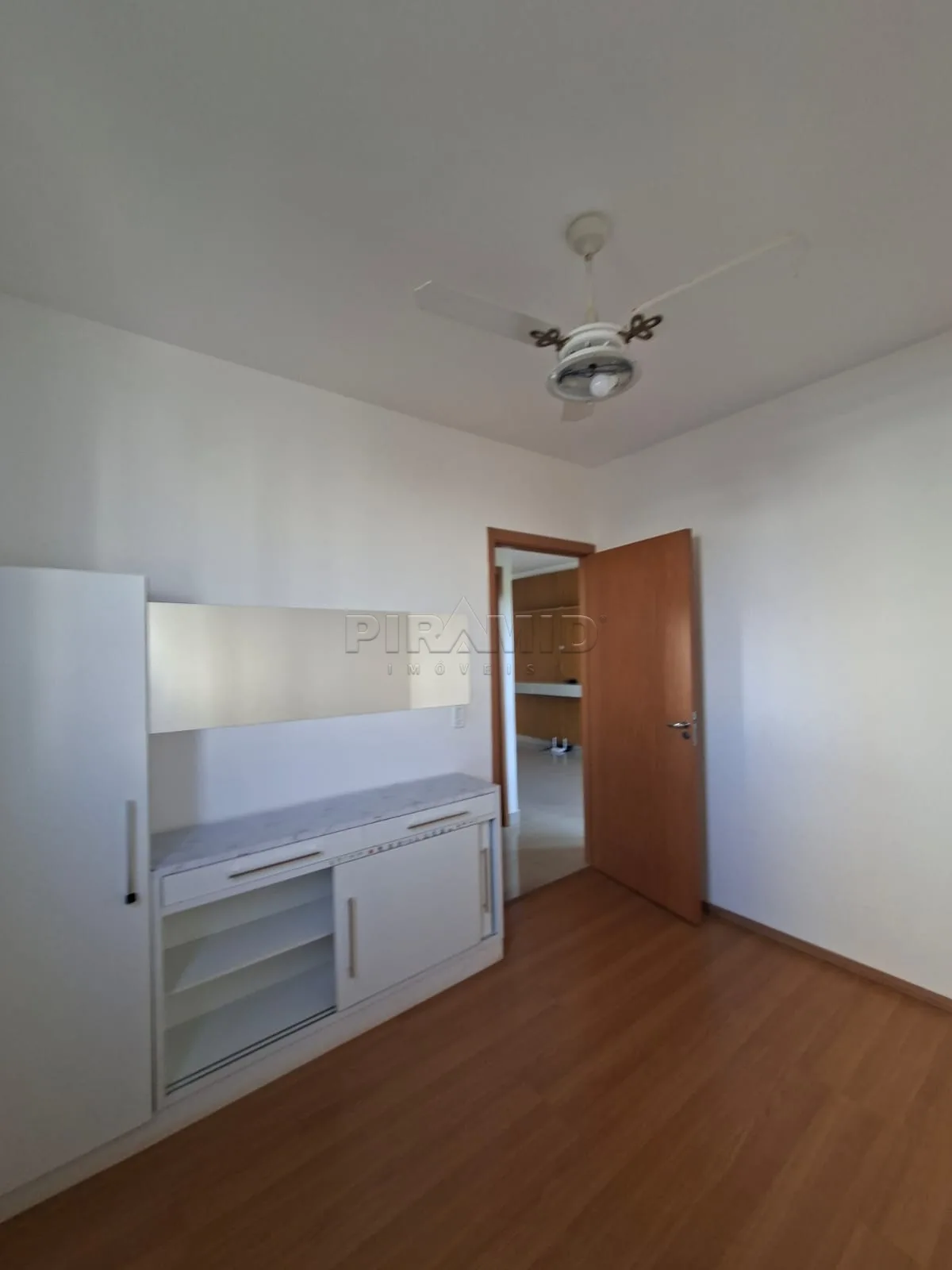 Alugar Apartamento / Padr&atilde;o em Ribeir&atilde;o Preto R$ 1.650,00 - Foto 18