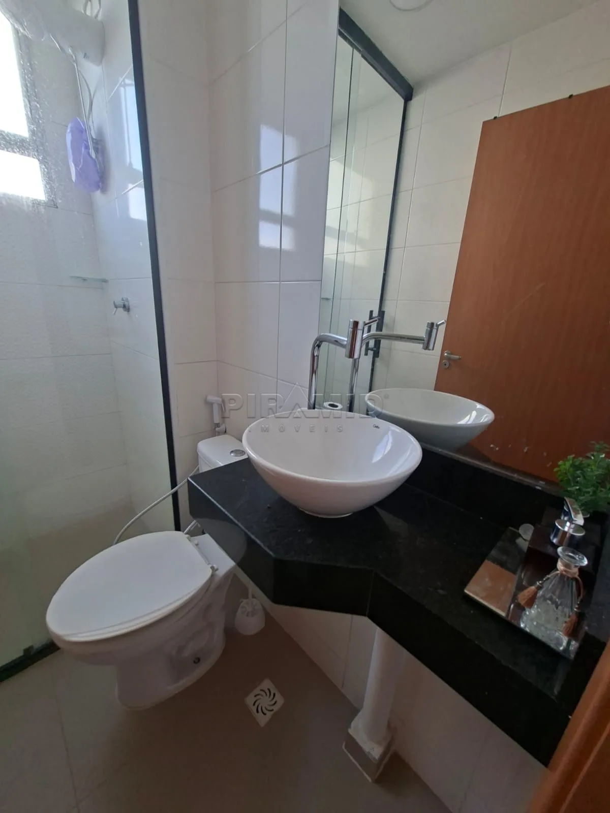 Alugar Apartamento / Padr&atilde;o em Ribeir&atilde;o Preto R$ 1.650,00 - Foto 24