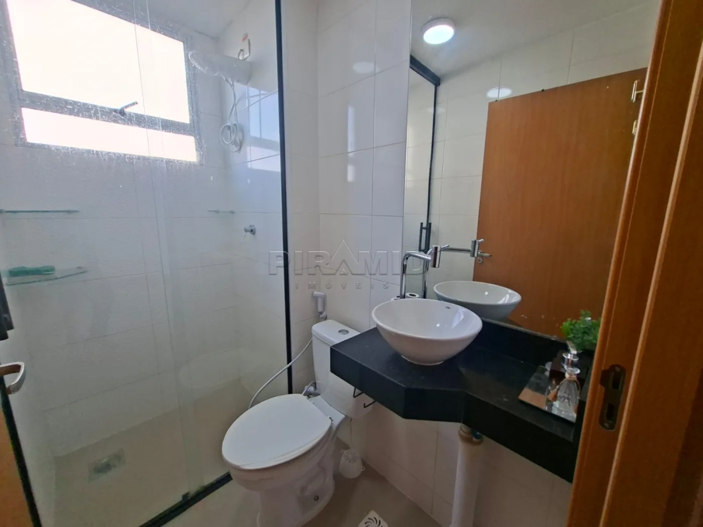 Alugar Apartamento / Padr&atilde;o em Ribeir&atilde;o Preto R$ 1.650,00 - Foto 26