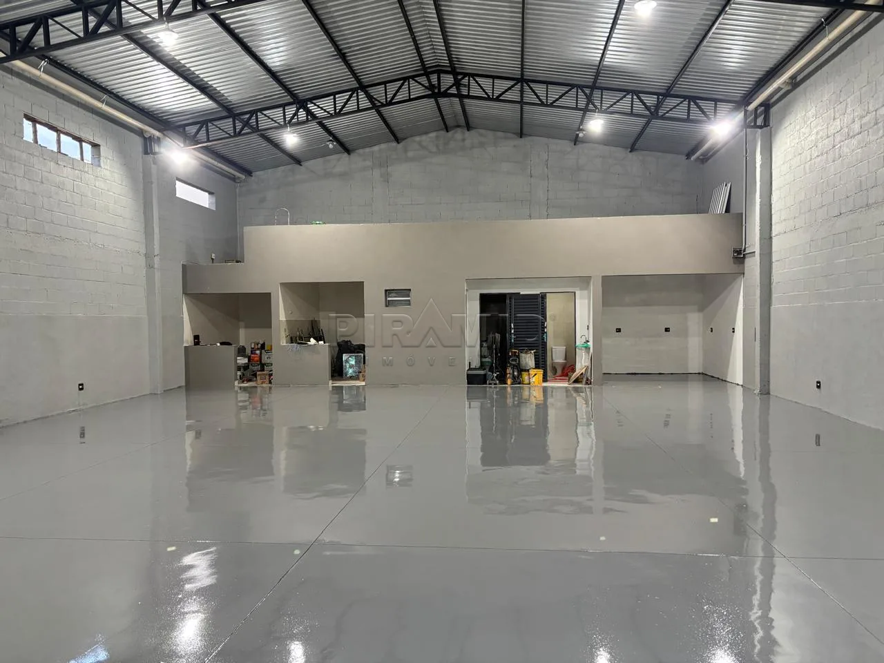 Alugar Comercial / Galp&atilde;o  Barrac&atilde;o em Ribeir&atilde;o Preto R$ 9.000,00 - Foto 1