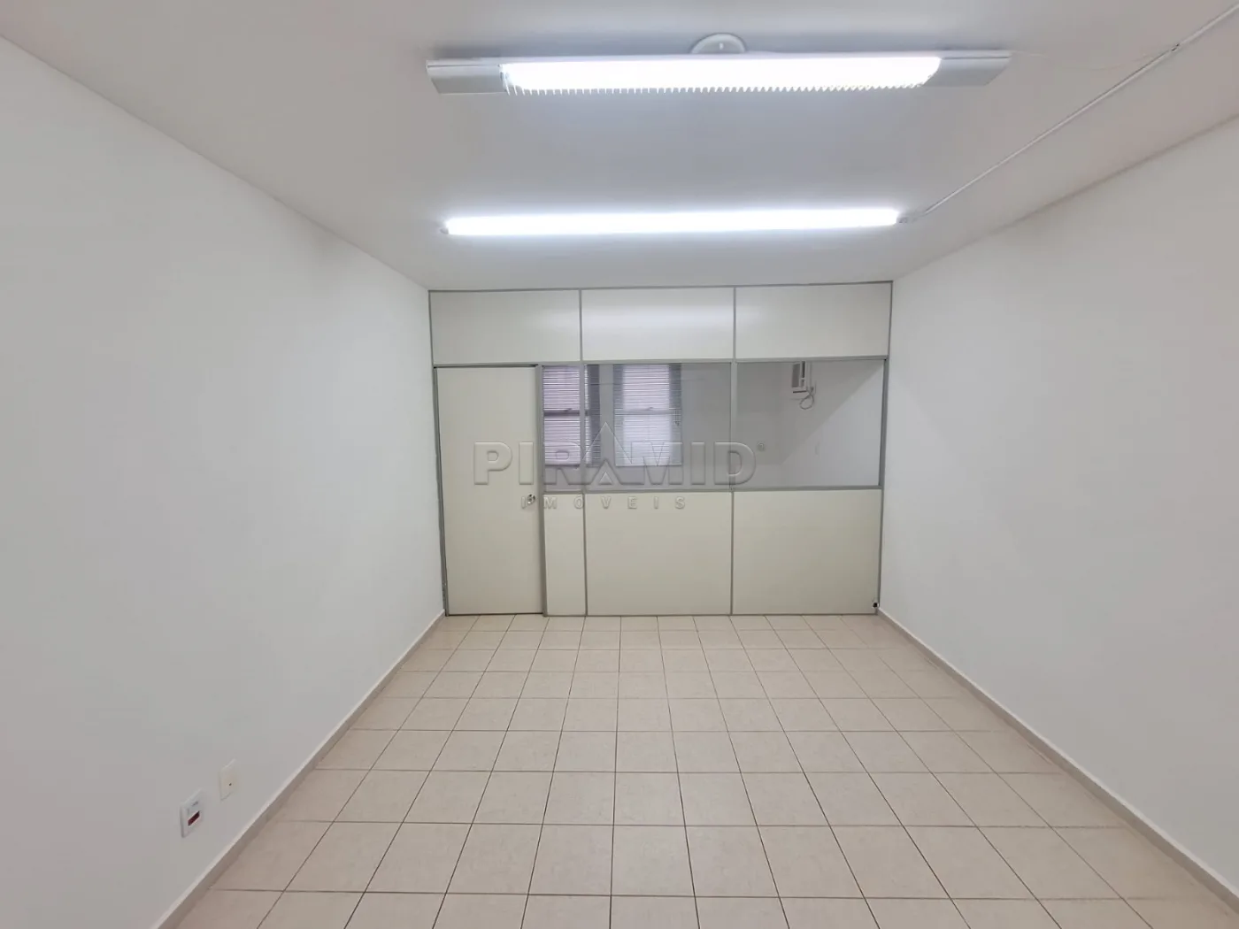 Alugar Comercial / Sala em Ribeir&atilde;o Preto R$ 1.300,00 - Foto 1