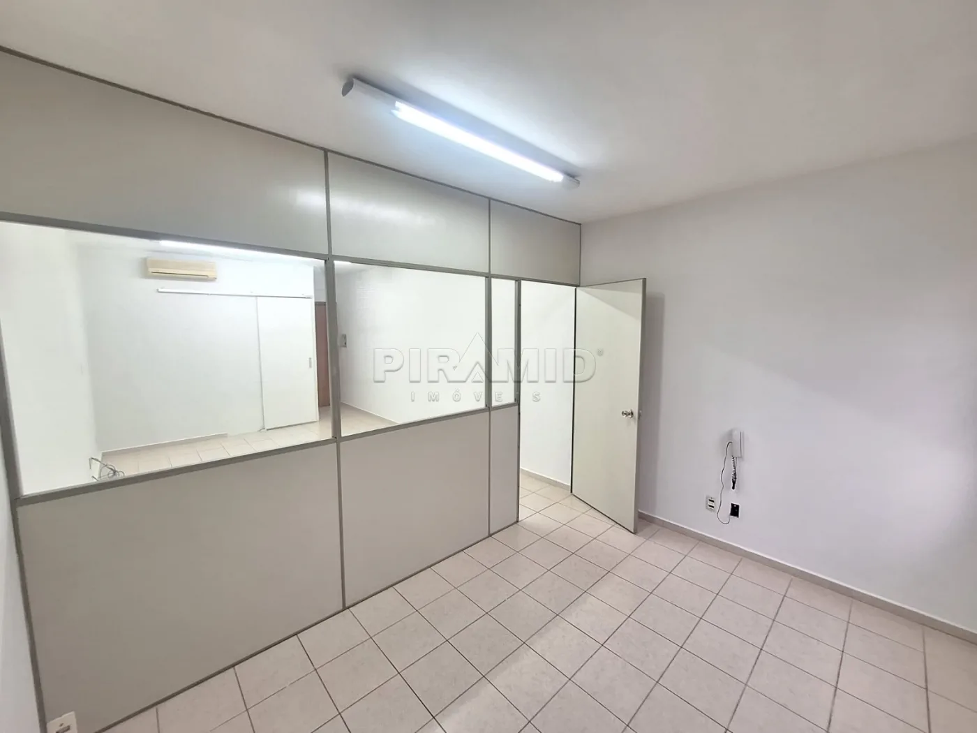 Alugar Comercial / Sala em Ribeir&atilde;o Preto R$ 1.300,00 - Foto 5