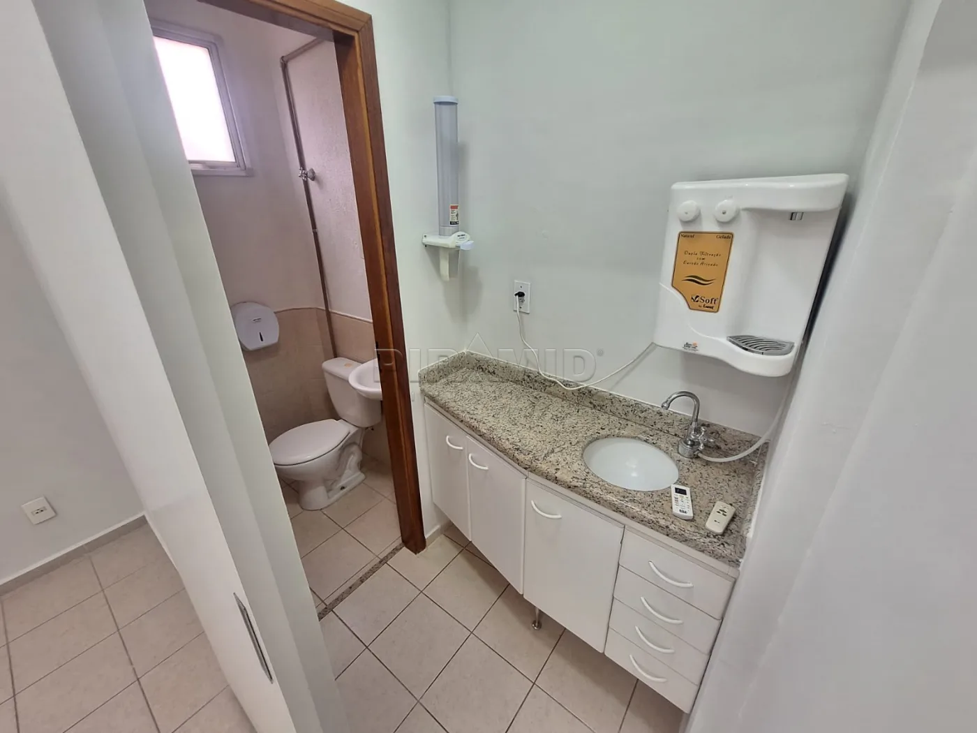 Alugar Comercial / Sala em Ribeir&atilde;o Preto R$ 1.300,00 - Foto 6