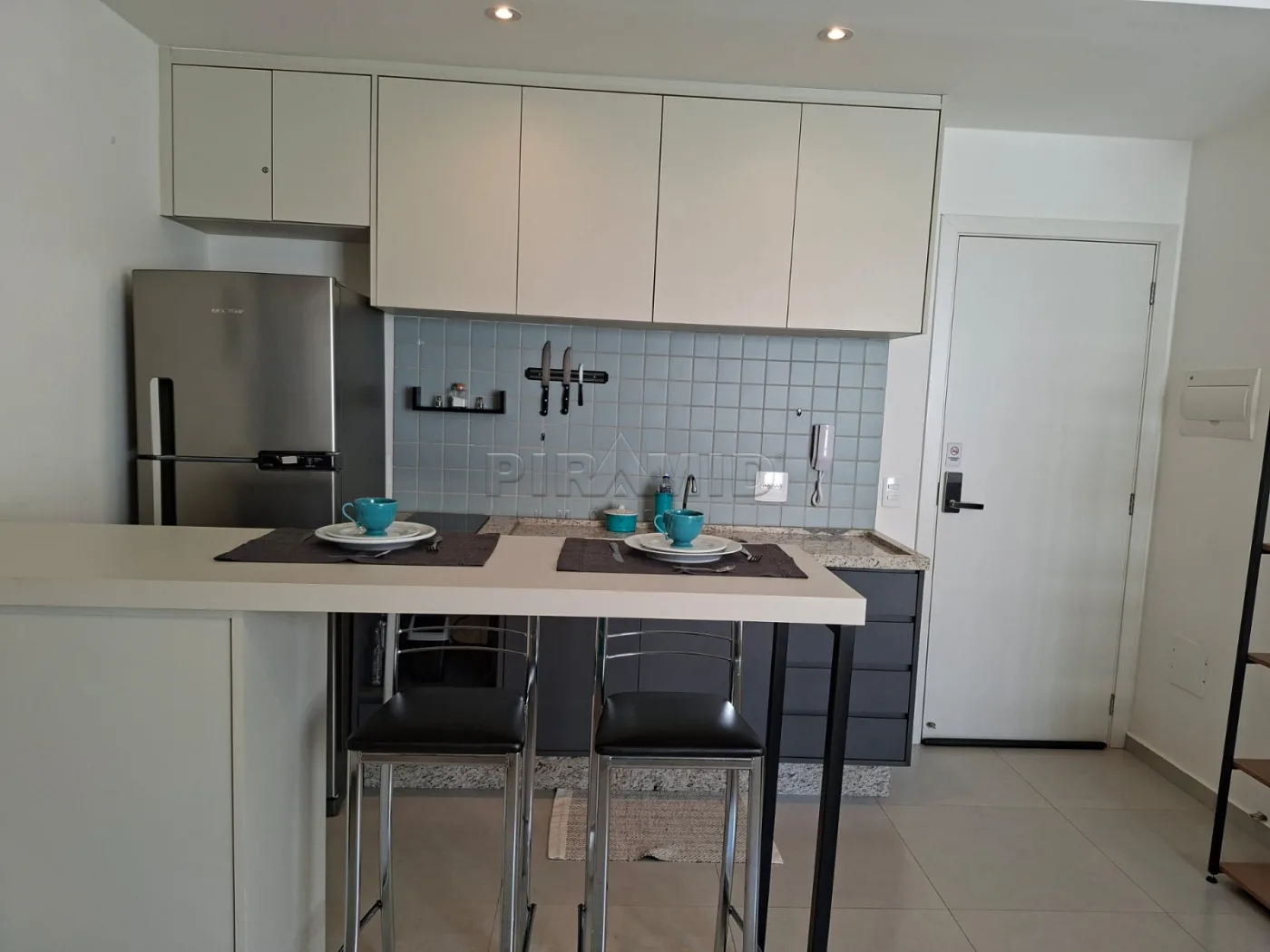 Alugar Apartamento / Padr&atilde;o em Ribeir&atilde;o Preto R$ 1.990,00 - Foto 4