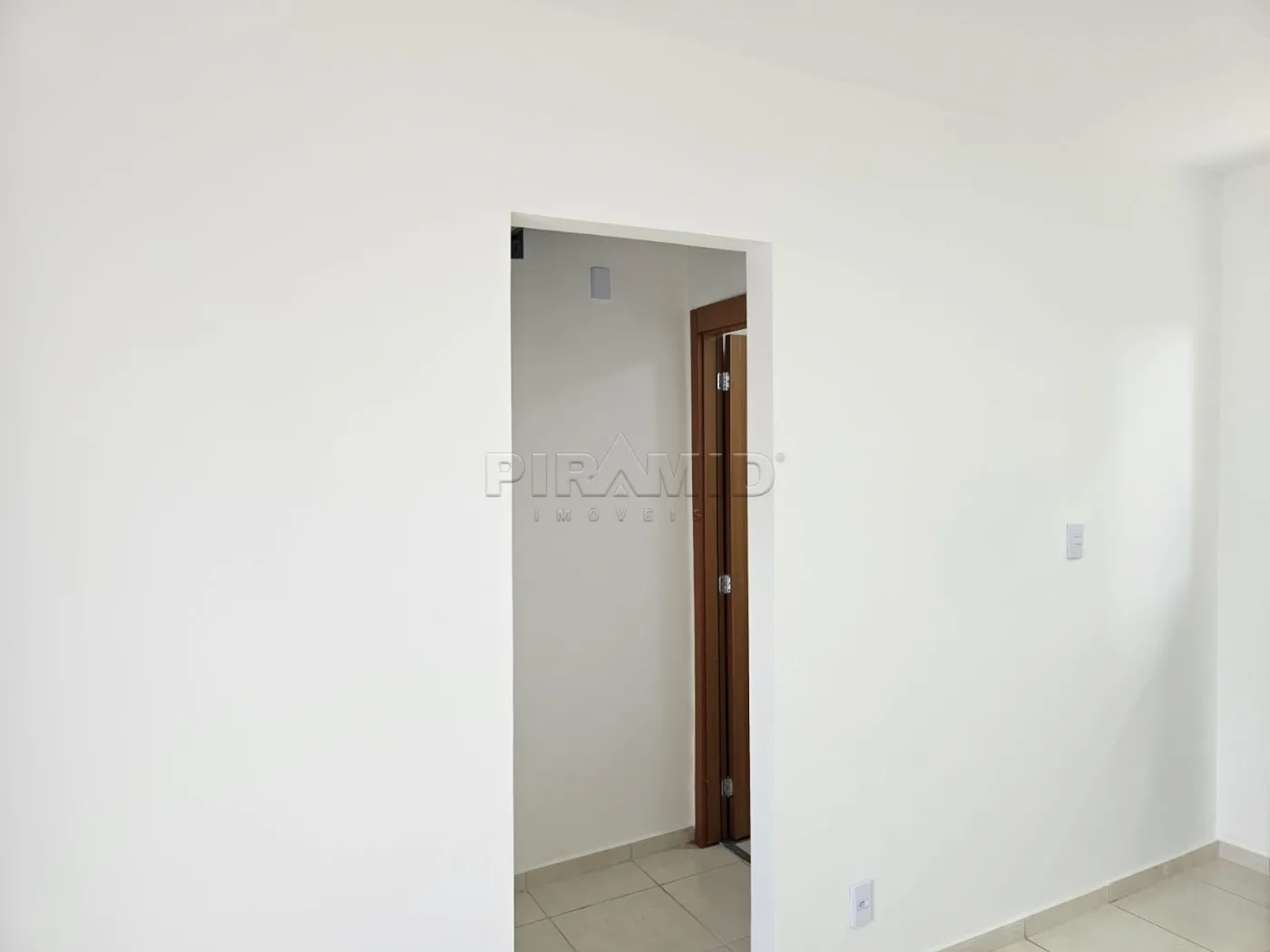 Alugar Casa / Condom&iacute;nio em Ribeir&atilde;o Preto R$ 2.150,00 - Foto 4