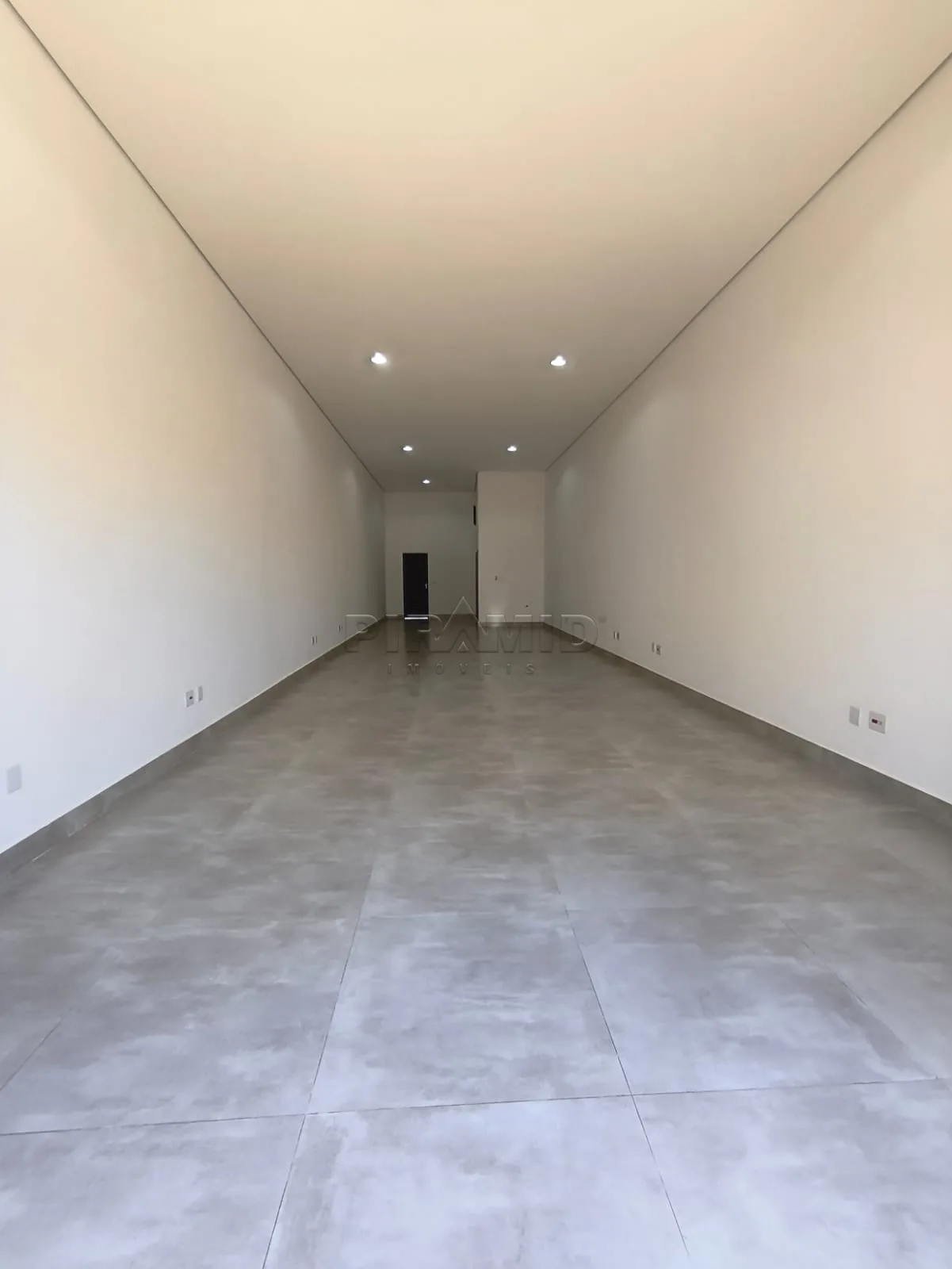 Alugar Comercial / Sal&atilde;o em Ribeir&atilde;o Preto R$ 3.000,00 - Foto 1