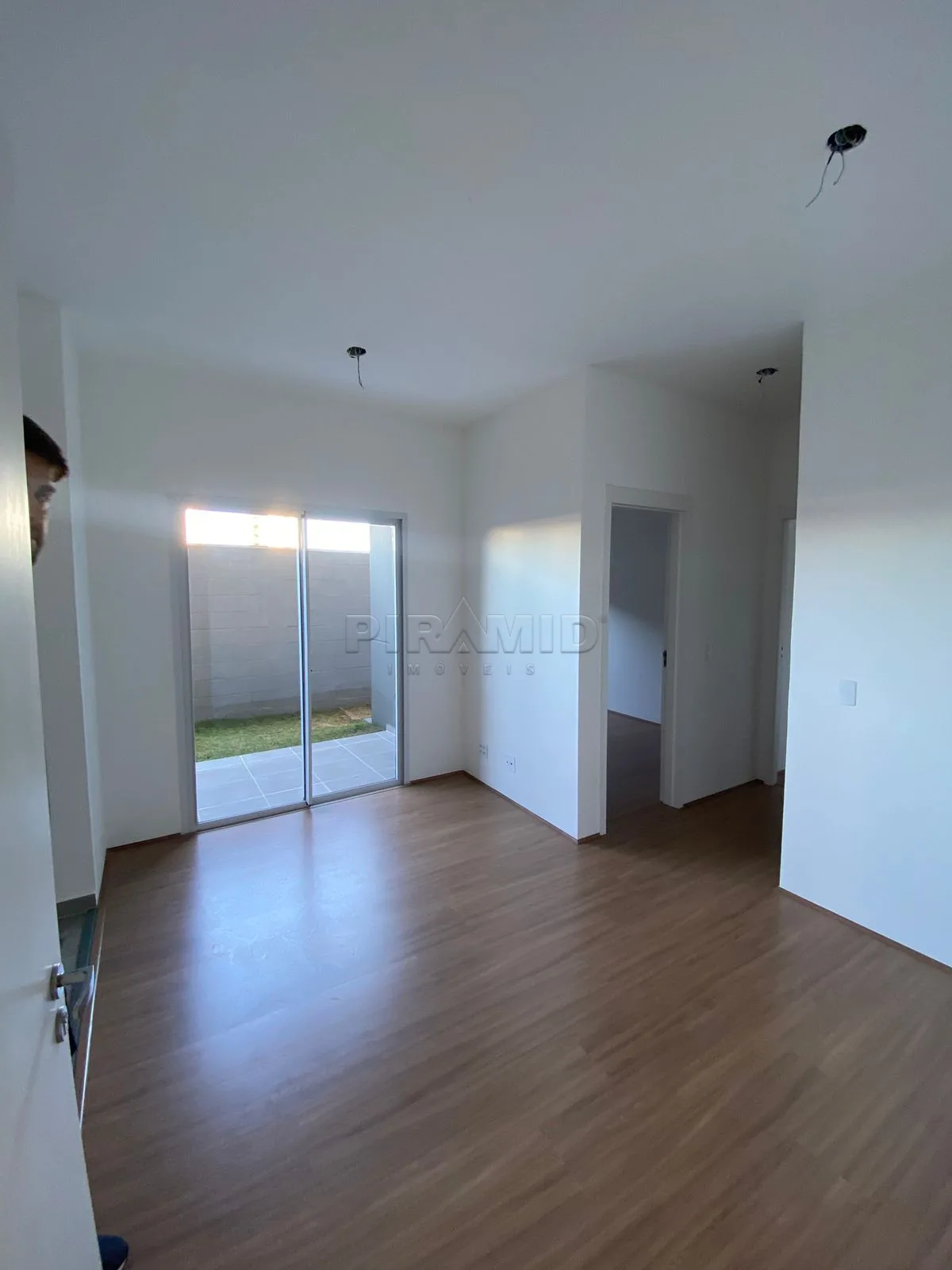 Alugar Apartamento / Padr&atilde;o em Ribeir&atilde;o Preto R$ 1.650,00 - Foto 1