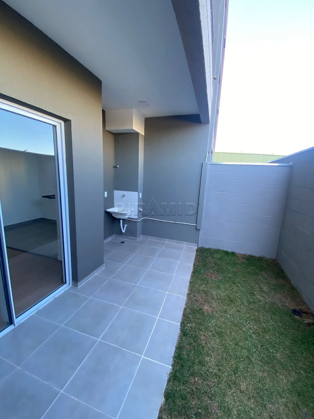 Alugar Apartamento / Padr&atilde;o em Ribeir&atilde;o Preto R$ 1.650,00 - Foto 4