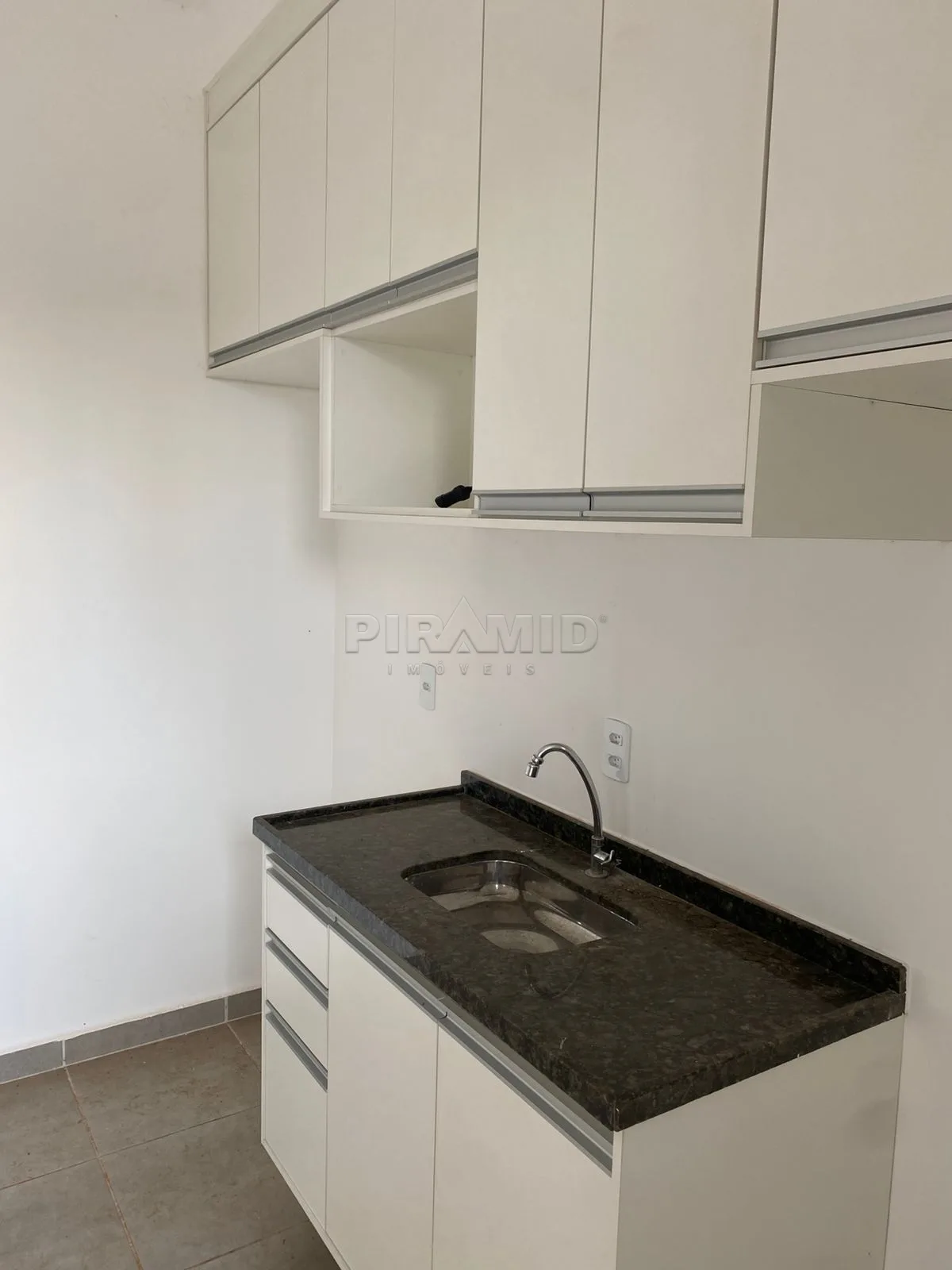 Alugar Apartamento / Padr&atilde;o em Ribeir&atilde;o Preto R$ 1.650,00 - Foto 3