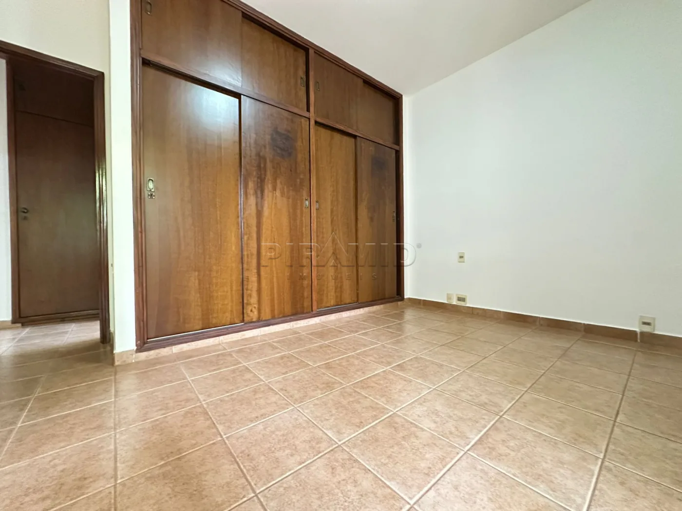 Alugar Casa / Padr&atilde;o em Ribeir&atilde;o Preto R$ 6.000,00 - Foto 32