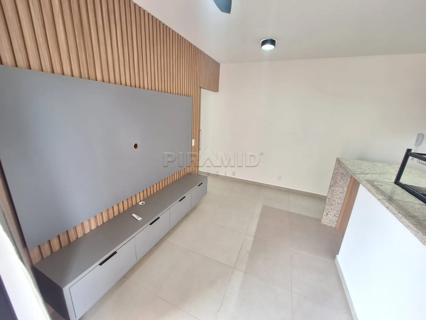 Alugar Apartamento / Padr&atilde;o em Ribeir&atilde;o Preto R$ 2.300,00 - Foto 4