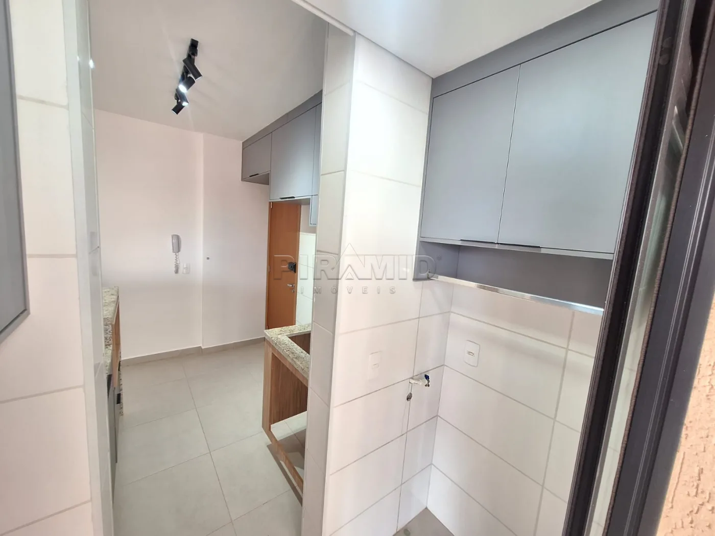 Alugar Apartamento / Padr&atilde;o em Ribeir&atilde;o Preto R$ 2.300,00 - Foto 17