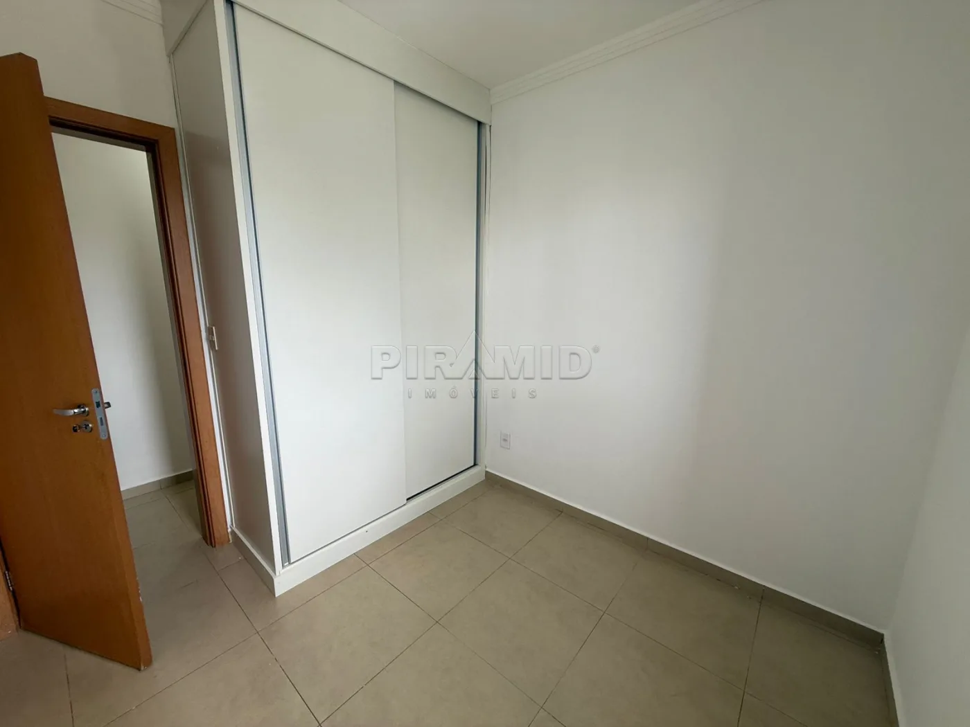 Alugar Apartamento / Padr&atilde;o em Ribeir&atilde;o Preto R$ 1.700,00 - Foto 12