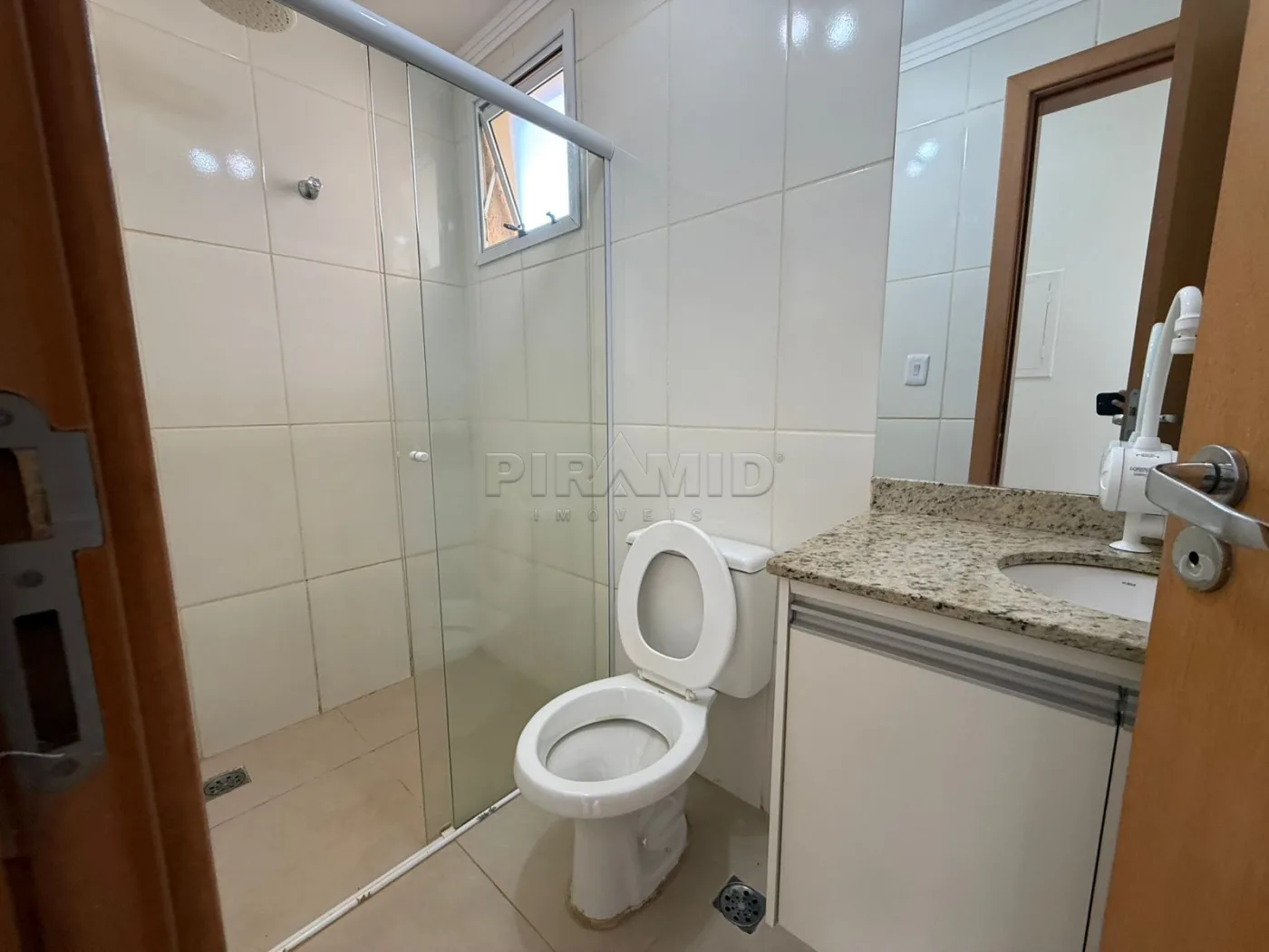 Alugar Apartamento / Padr&atilde;o em Ribeir&atilde;o Preto R$ 1.700,00 - Foto 15
