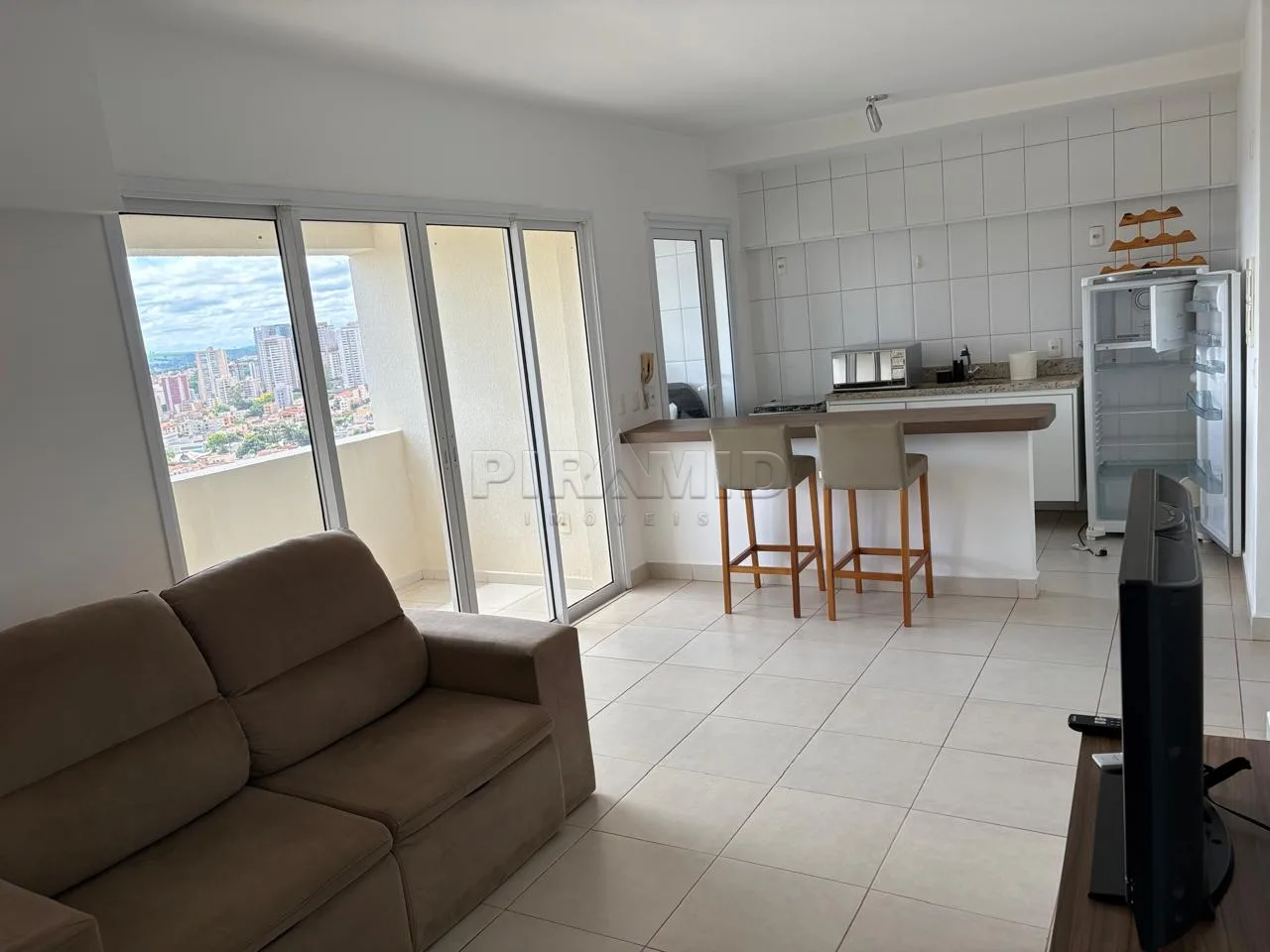 Alugar Apartamento / Padr&atilde;o em Ribeir&atilde;o Preto R$ 2.500,00 - Foto 2