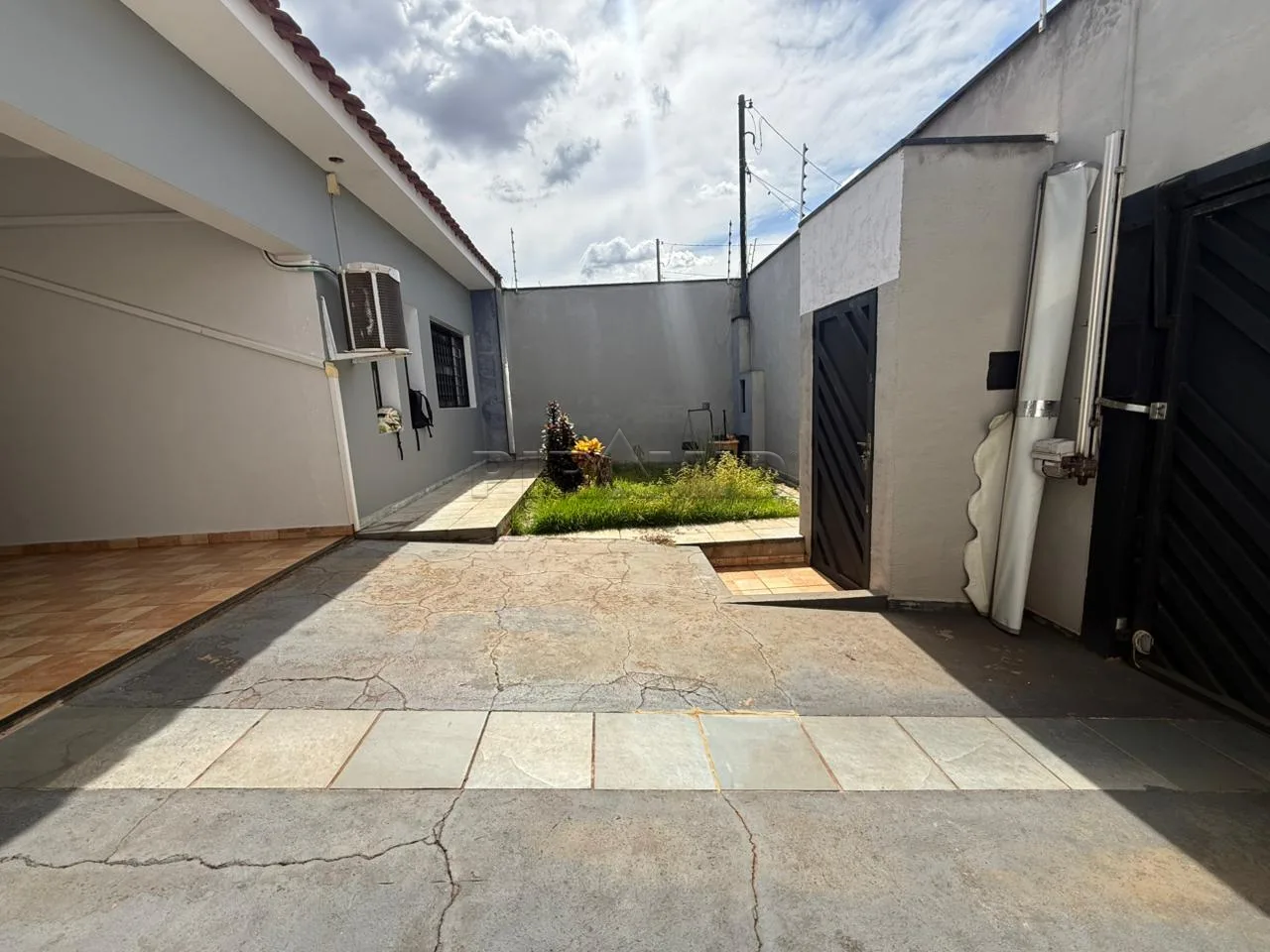 Alugar Casa / Padr&atilde;o em Ribeir&atilde;o Preto R$ 5.000,00 - Foto 3