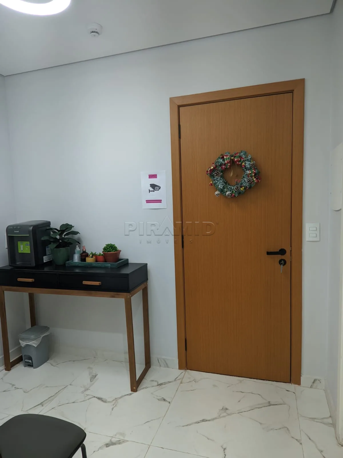 Alugar Comercial / Sala em Ribeir&atilde;o Preto R$ 3.500,00 - Foto 2