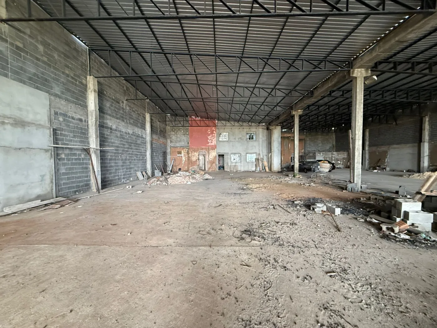 Alugar Comercial / Galp&atilde;o  Barrac&atilde;o em Ribeir&atilde;o Preto R$ 5.000,00 - Foto 1