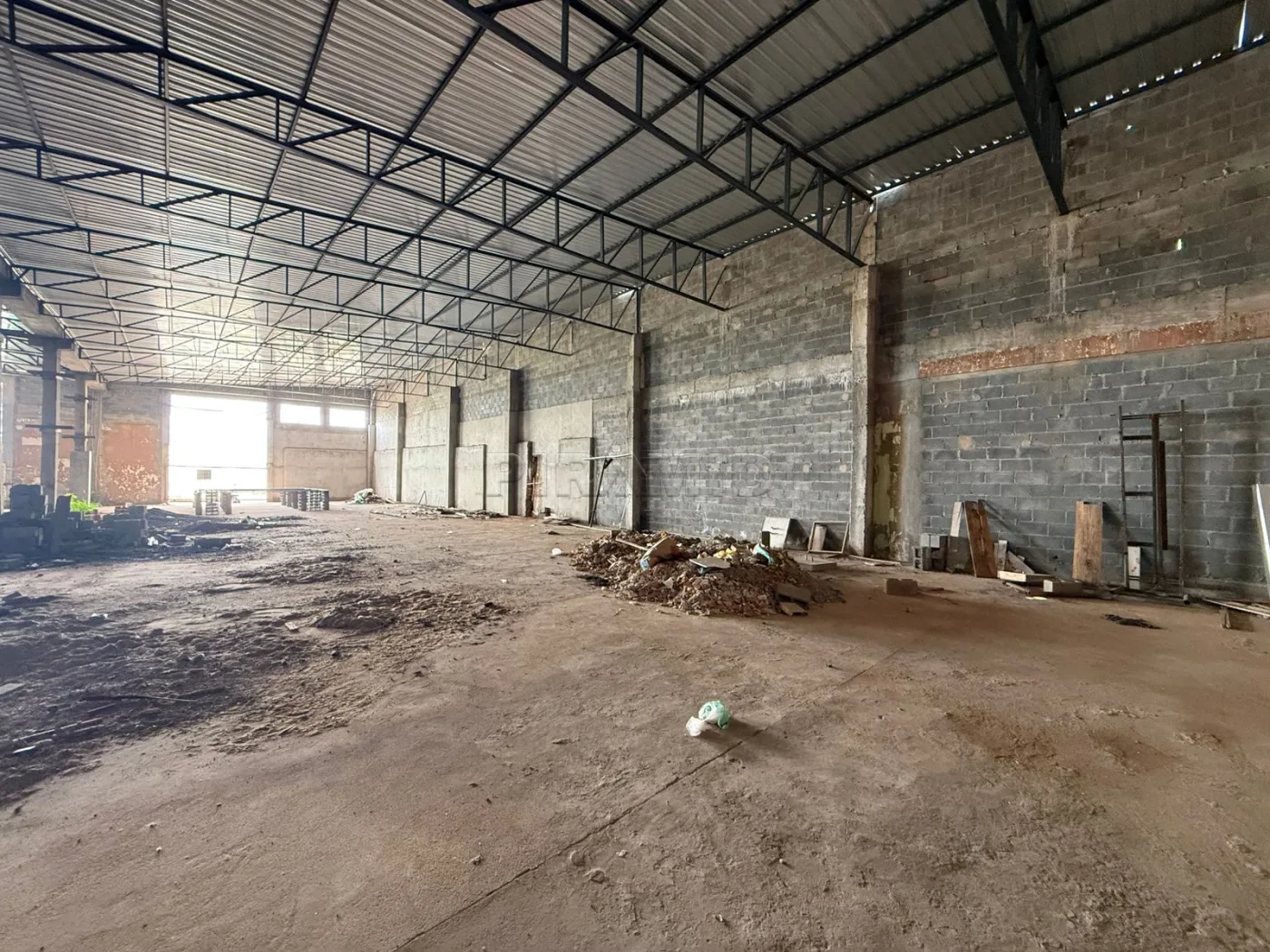 Alugar Comercial / Galp&atilde;o  Barrac&atilde;o em Ribeir&atilde;o Preto R$ 5.000,00 - Foto 2
