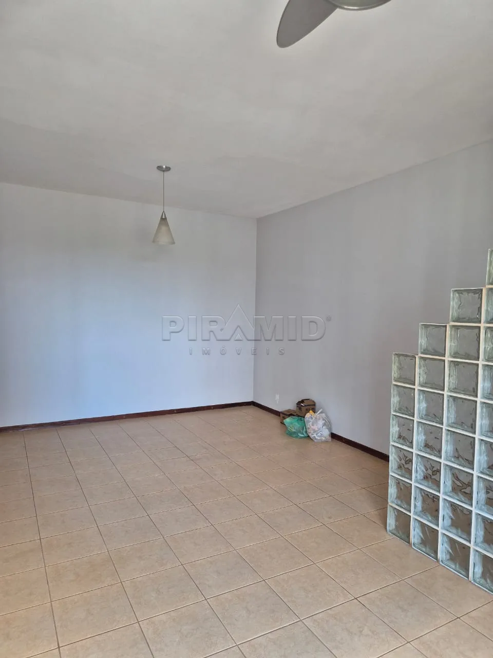 Alugar Apartamento / Padr&atilde;o em Ribeir&atilde;o Preto R$ 2.450,00 - Foto 2