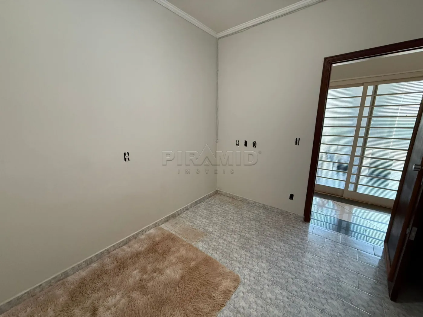 Alugar Comercial / Sala em Ribeir&atilde;o Preto R$ 1.150,00 - Foto 4