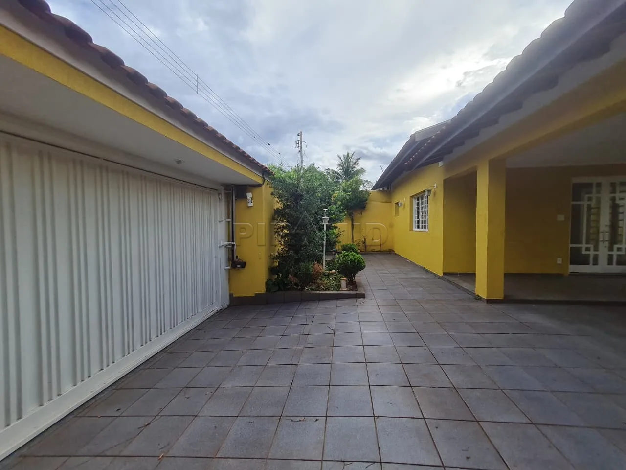 Alugar Casa / Padr&atilde;o em Ribeir&atilde;o Preto R$ 4.300,00 - Foto 1