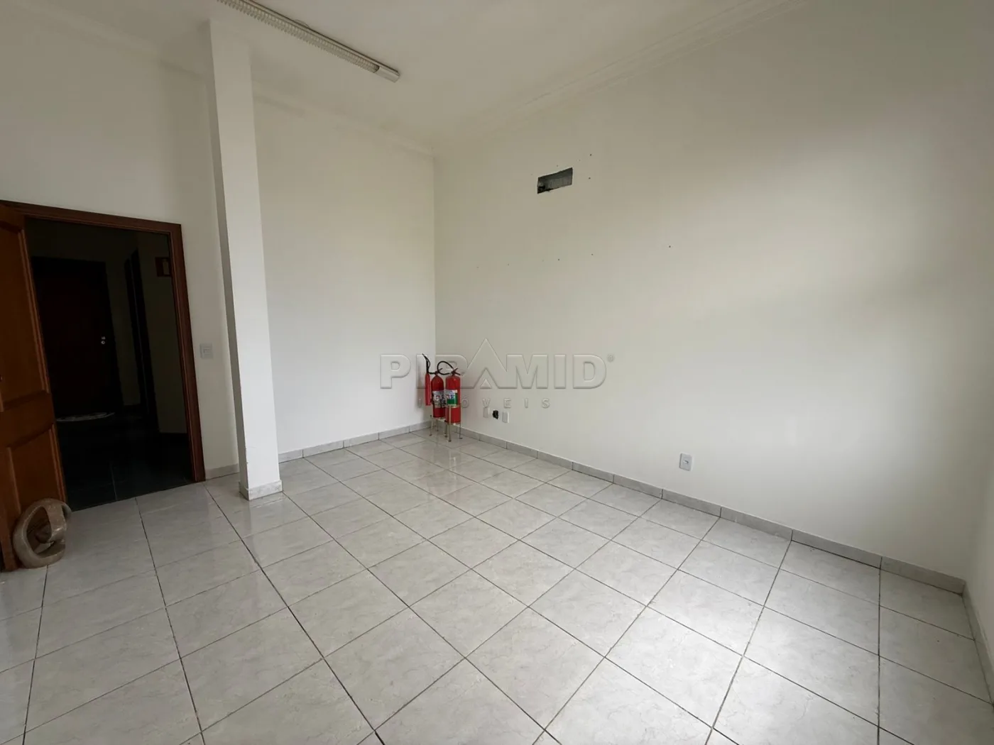 Alugar Comercial / Sala em Ribeir&atilde;o Preto R$ 1.200,00 - Foto 3