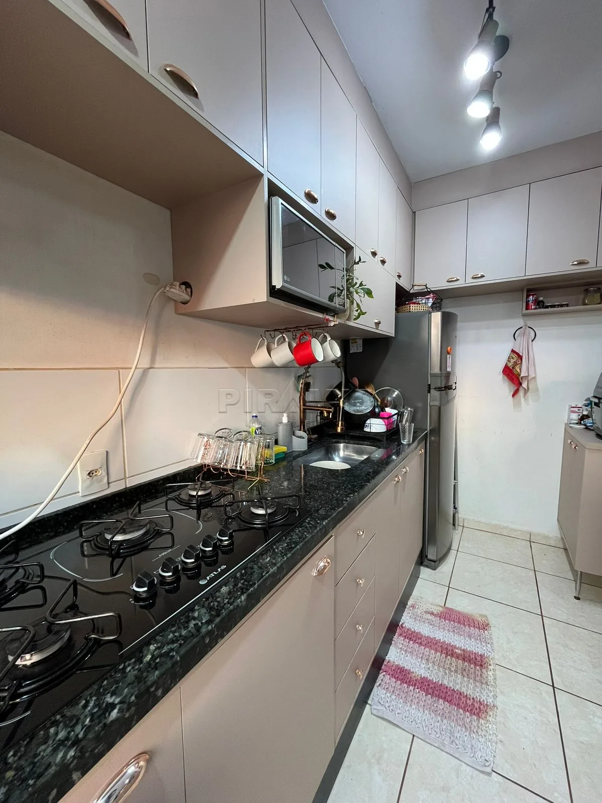 Alugar Apartamento / Padr&atilde;o em Ribeir&atilde;o Preto R$ 1.750,00 - Foto 4