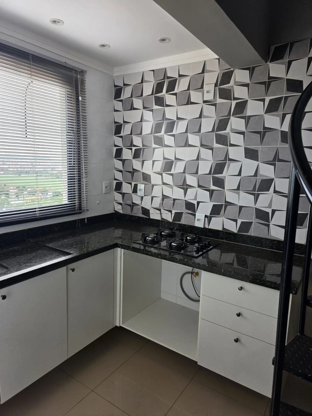Alugar Apartamento / Padr&atilde;o em Ribeir&atilde;o Preto R$ 2.000,00 - Foto 4