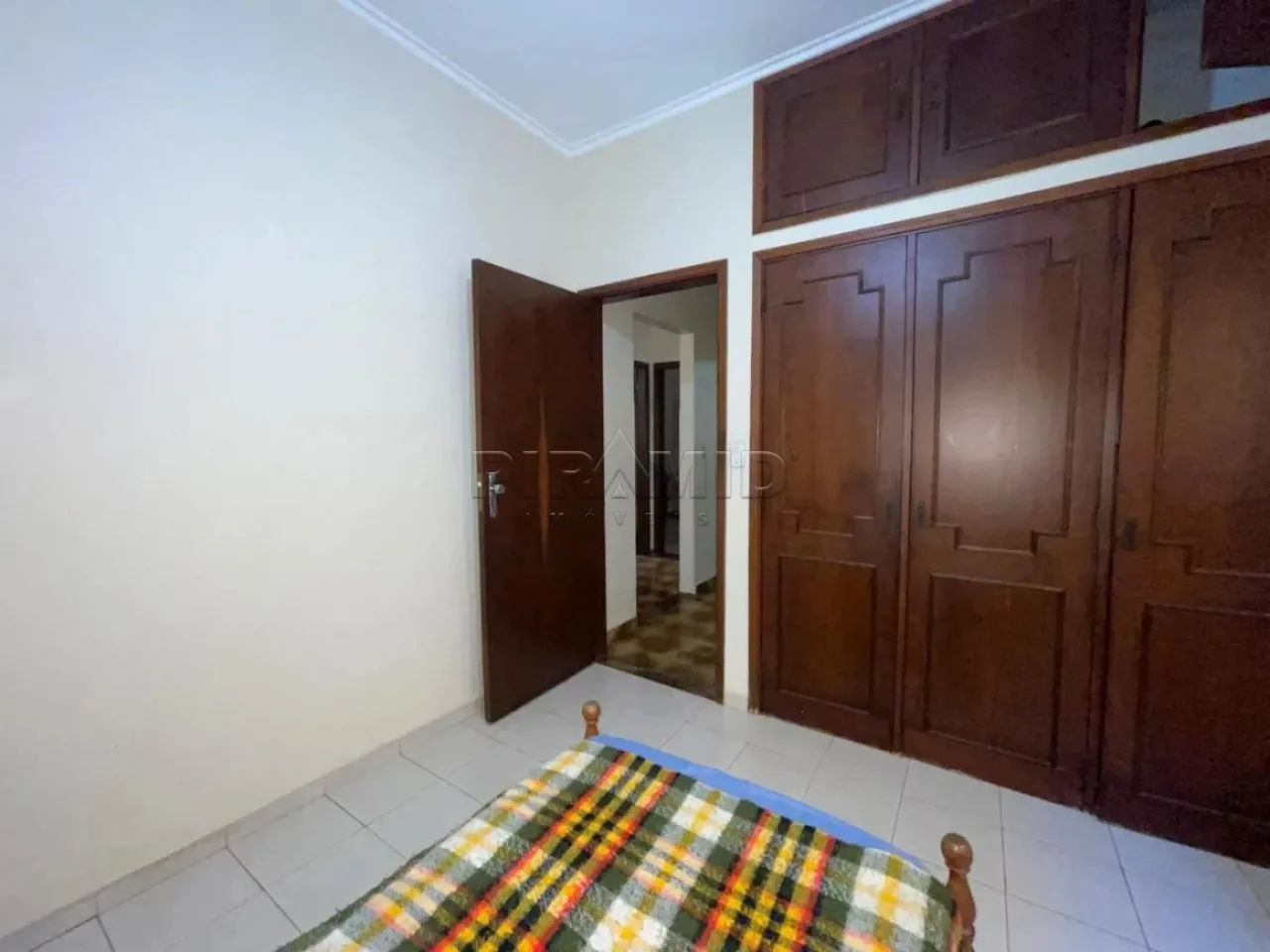 Alugar Casa / Padr&atilde;o em Ribeir&atilde;o Preto R$ 3.000,00 - Foto 6