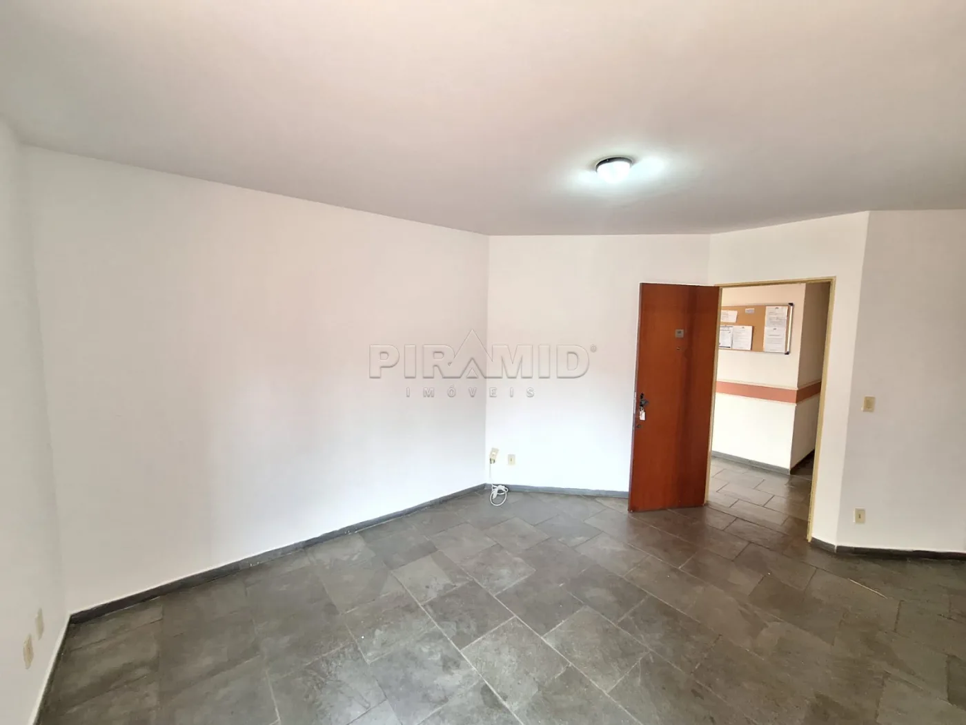 Alugar Apartamento / Padr&atilde;o em Ribeir&atilde;o Preto R$ 1.100,00 - Foto 3
