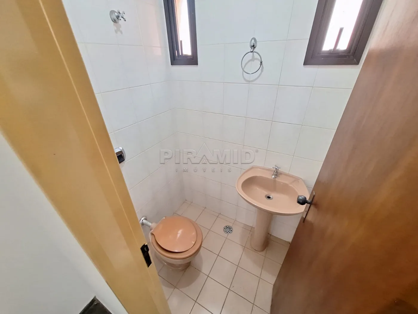 Alugar Apartamento / Padr&atilde;o em Ribeir&atilde;o Preto R$ 1.100,00 - Foto 4